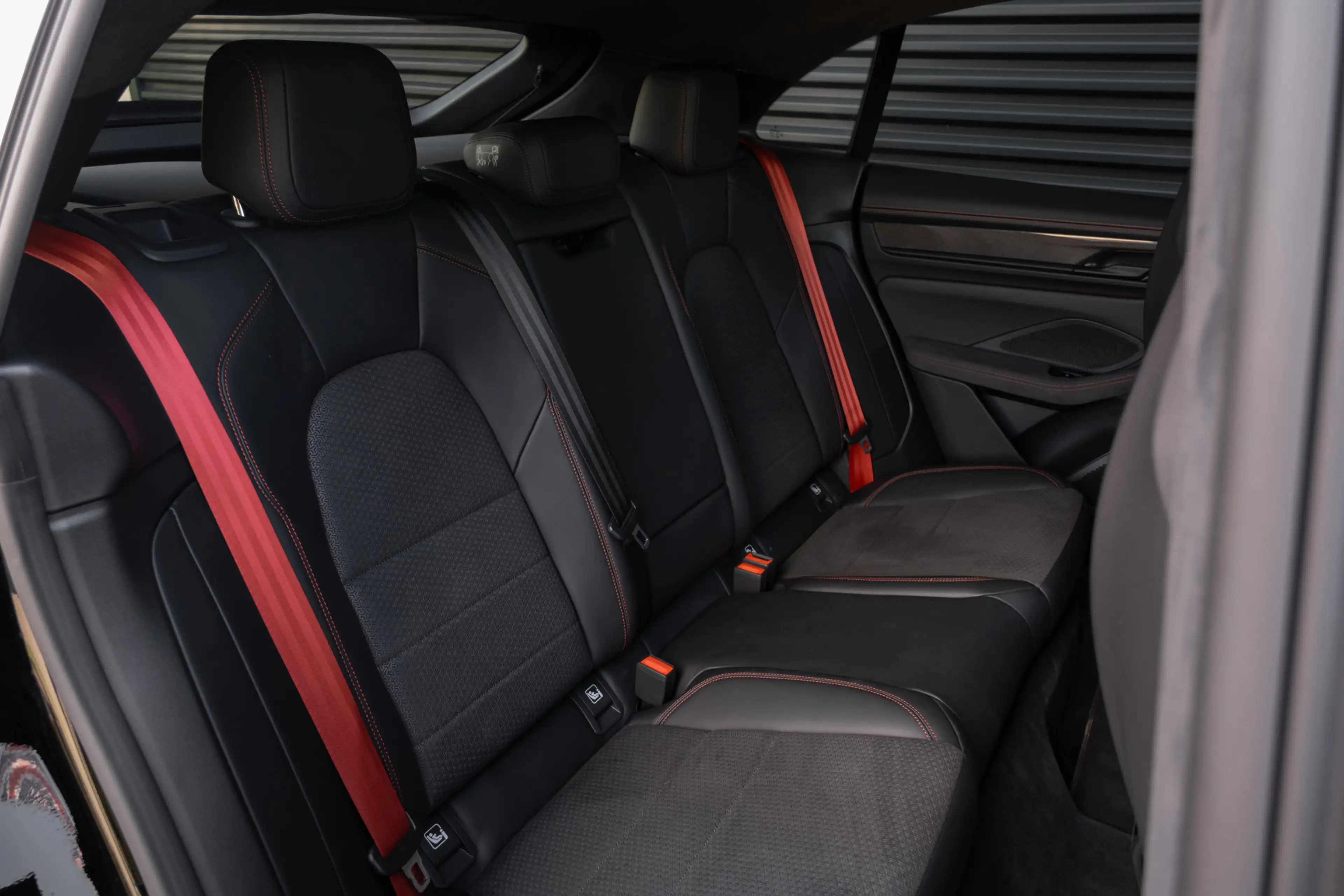 Porsche Macan GTS 18 Voudige Sportstoelen / 22 inch / Sport Desi — photo 33