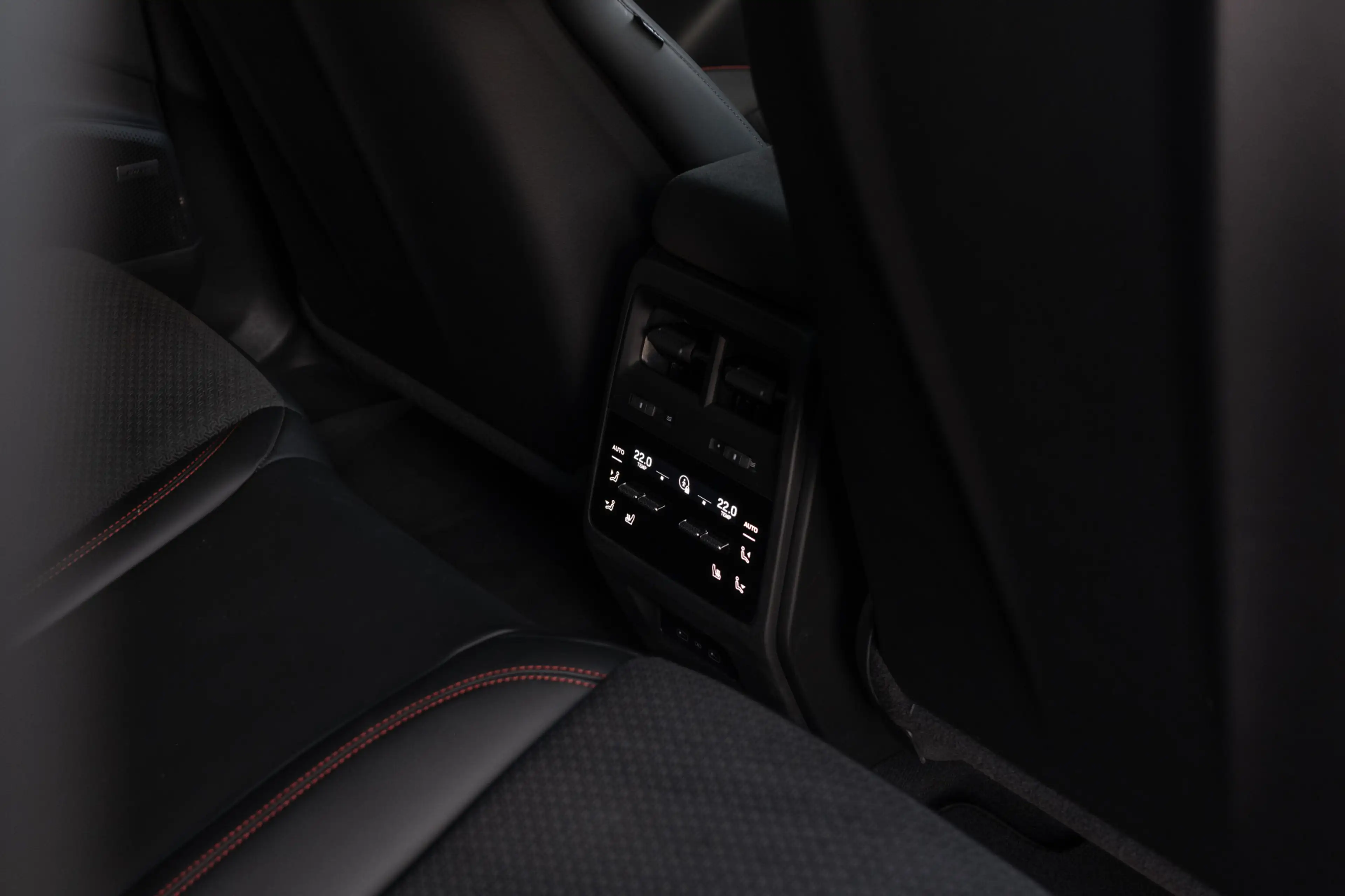 Porsche Macan GTS 18 Voudige Sportstoelen / 22 inch / Sport Desi — photo 31