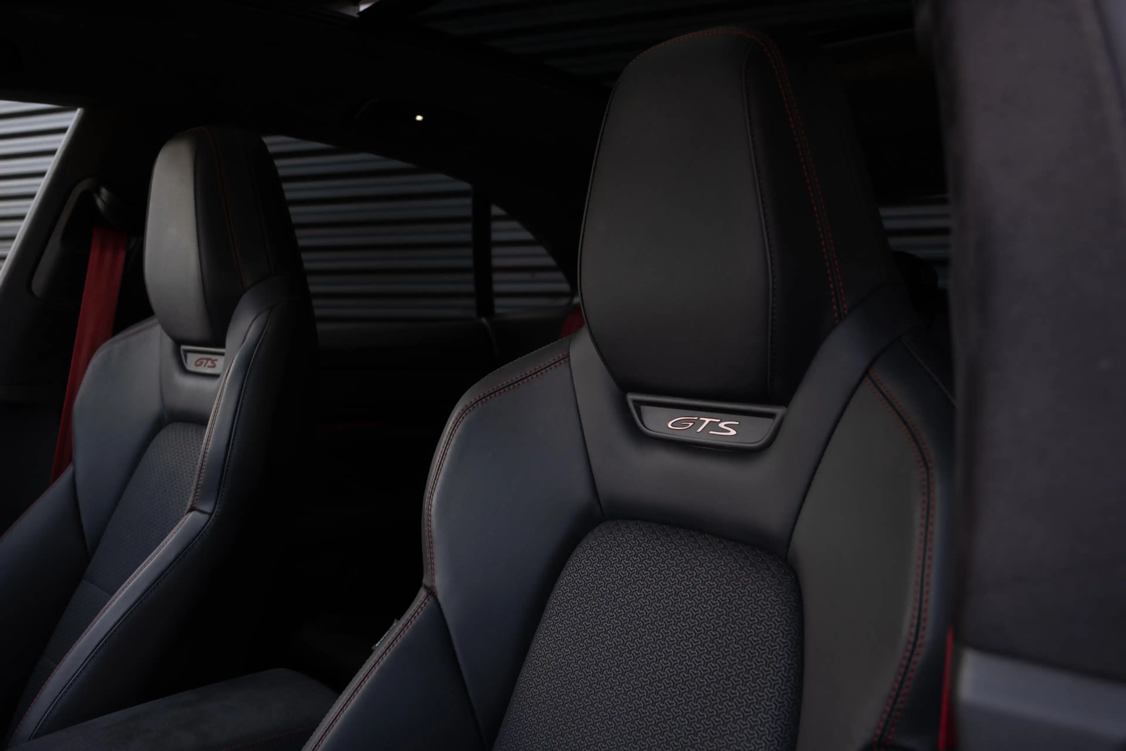 Porsche Macan GTS 18 Voudige Sportstoelen / 22 inch / Sport Desi — photo 39