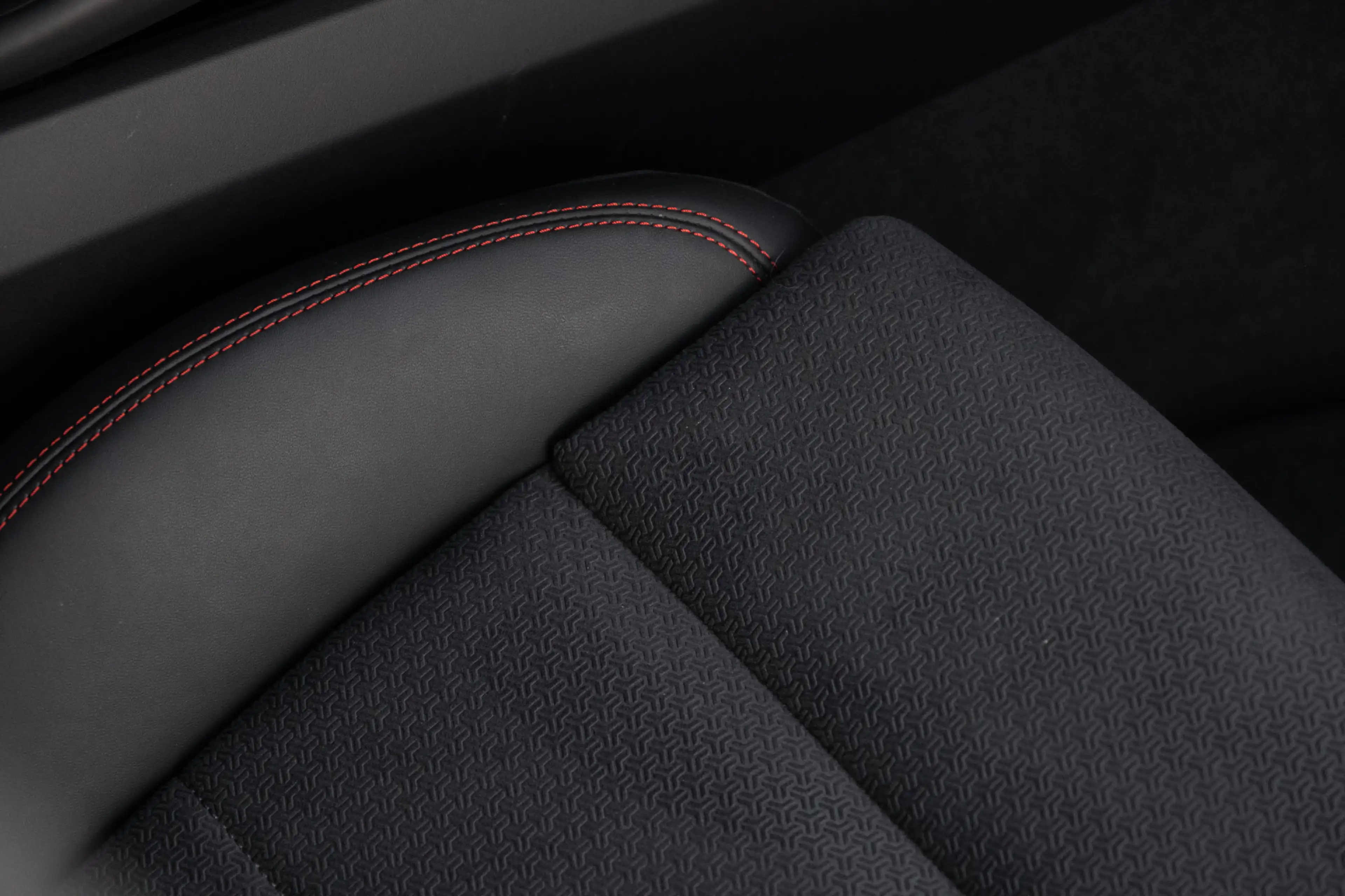 Porsche Macan GTS 18 Voudige Sportstoelen / 22 inch / Sport Desi — photo 27