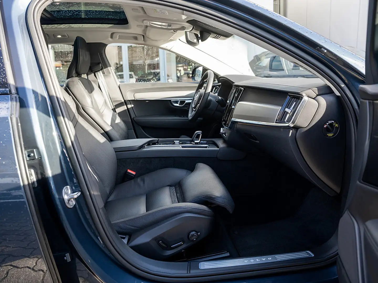 Volvo V90 B4 Ultimate Dark Blau - 2