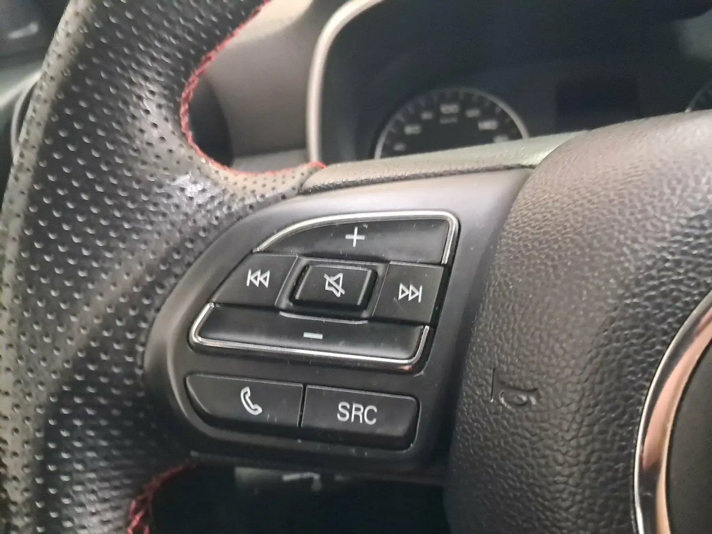MG ZS 1.5 Comfort Gris - 2