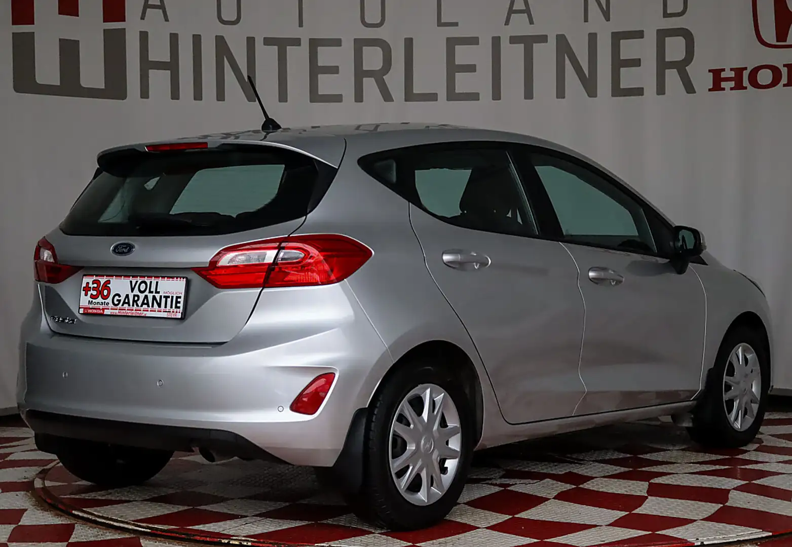 Ford Fiesta 1,5 TDCi  1.000 KM REICHWEITE Silber - 2