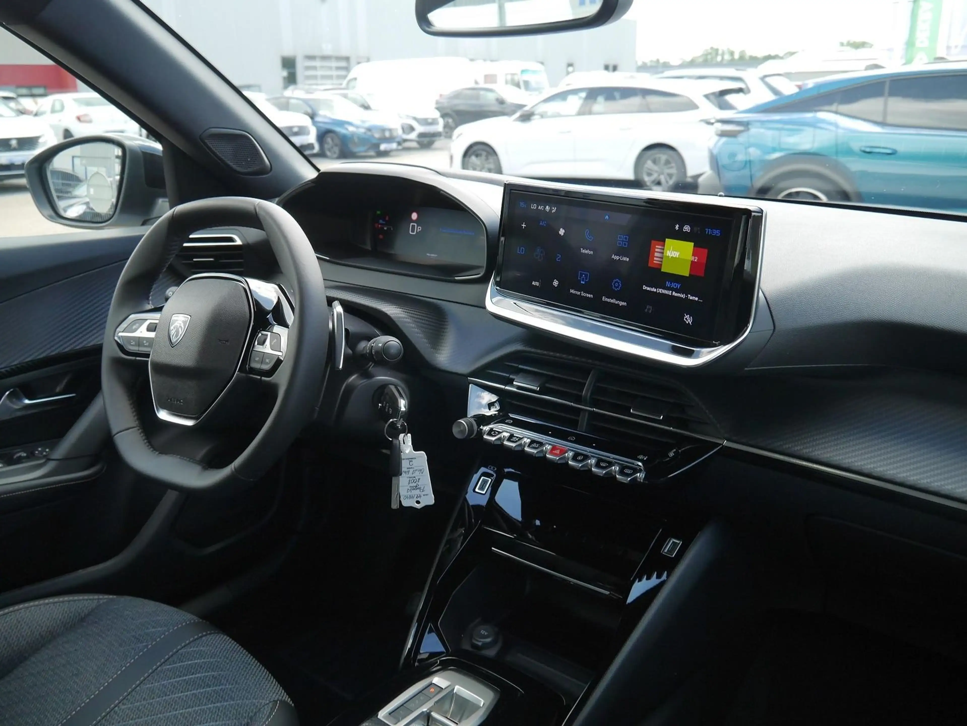 Peugeot 2008 Hybrid 145 Allure APP-Navi/LED/SHZ/PDC — photo 11