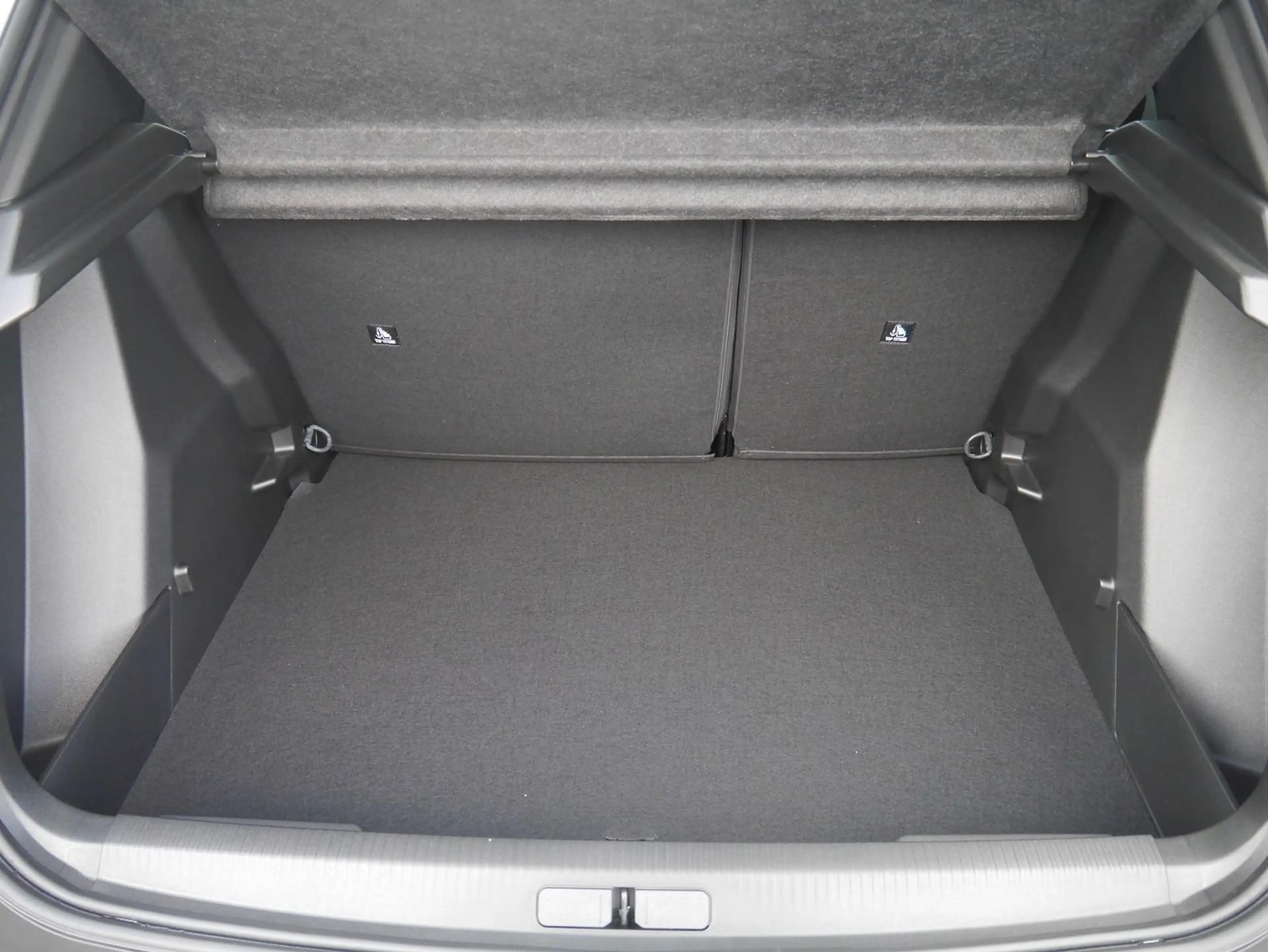 Peugeot 2008 Hybrid 145 Allure APP-Navi/LED/SHZ/PDC — photo 7
