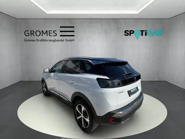 Peugeot 3008 view 5