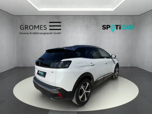 Peugeot 3008 view 3