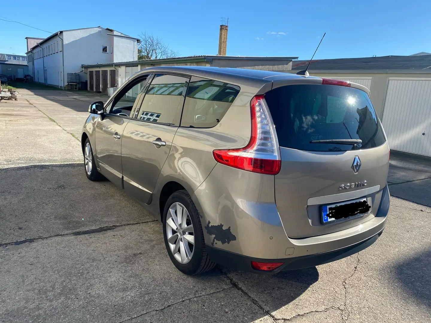 Renault Grand Scenic 2.0 16V 140 CVT Dynamique Automatik Navi Beige - 2