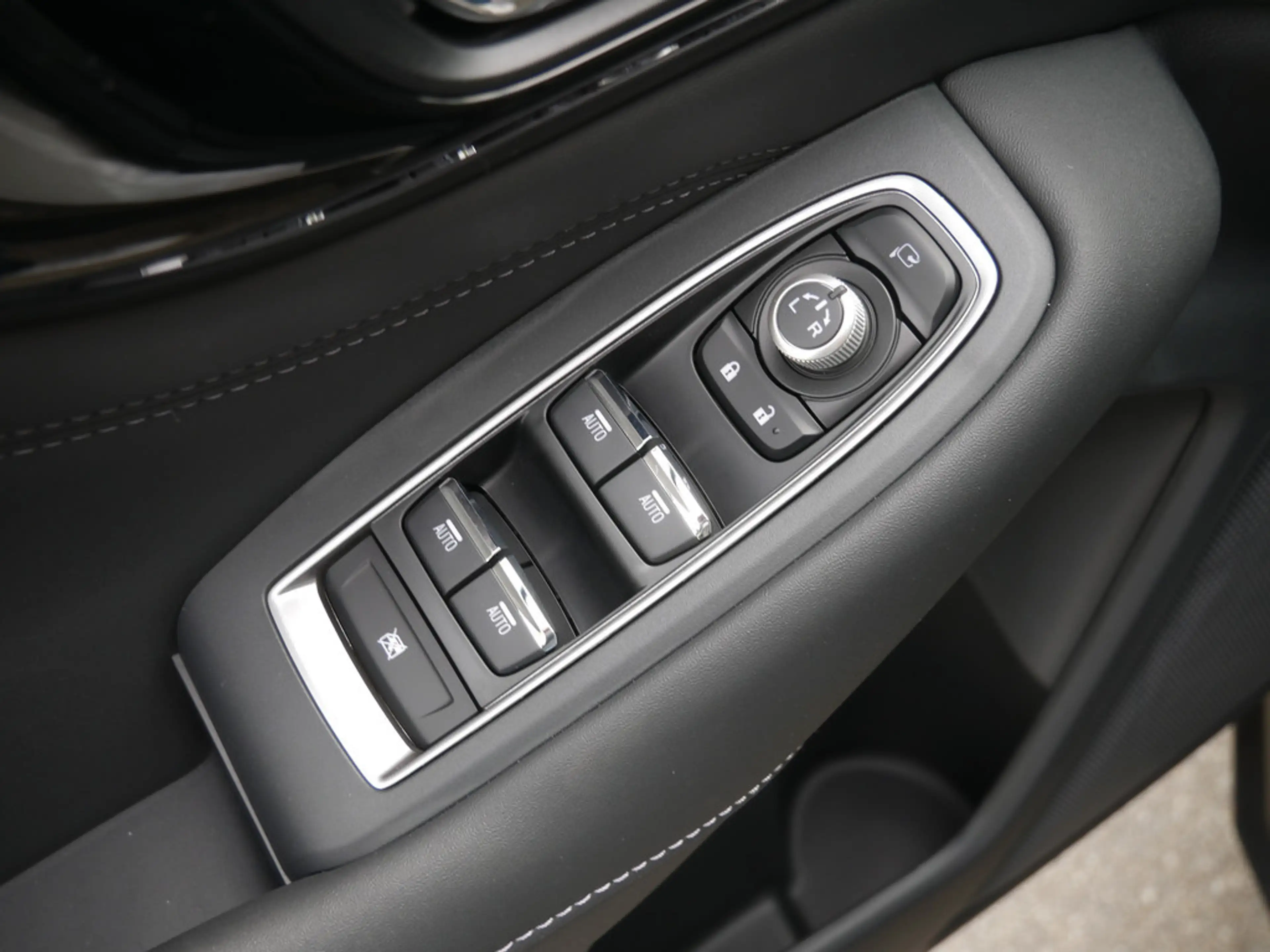Subaru OUTBACK 2.5i Platinum SHZ KAMERA HGSD ACC LED — photo 11