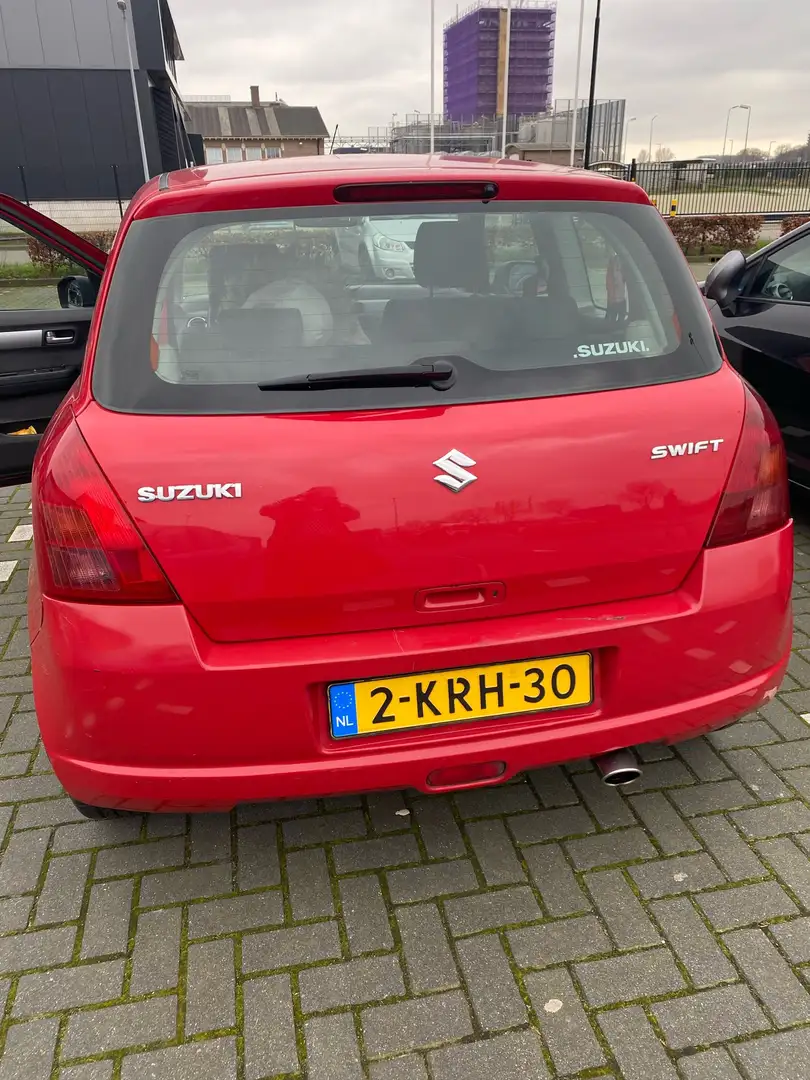 Suzuki Swift 1.3 GLS Red - 2