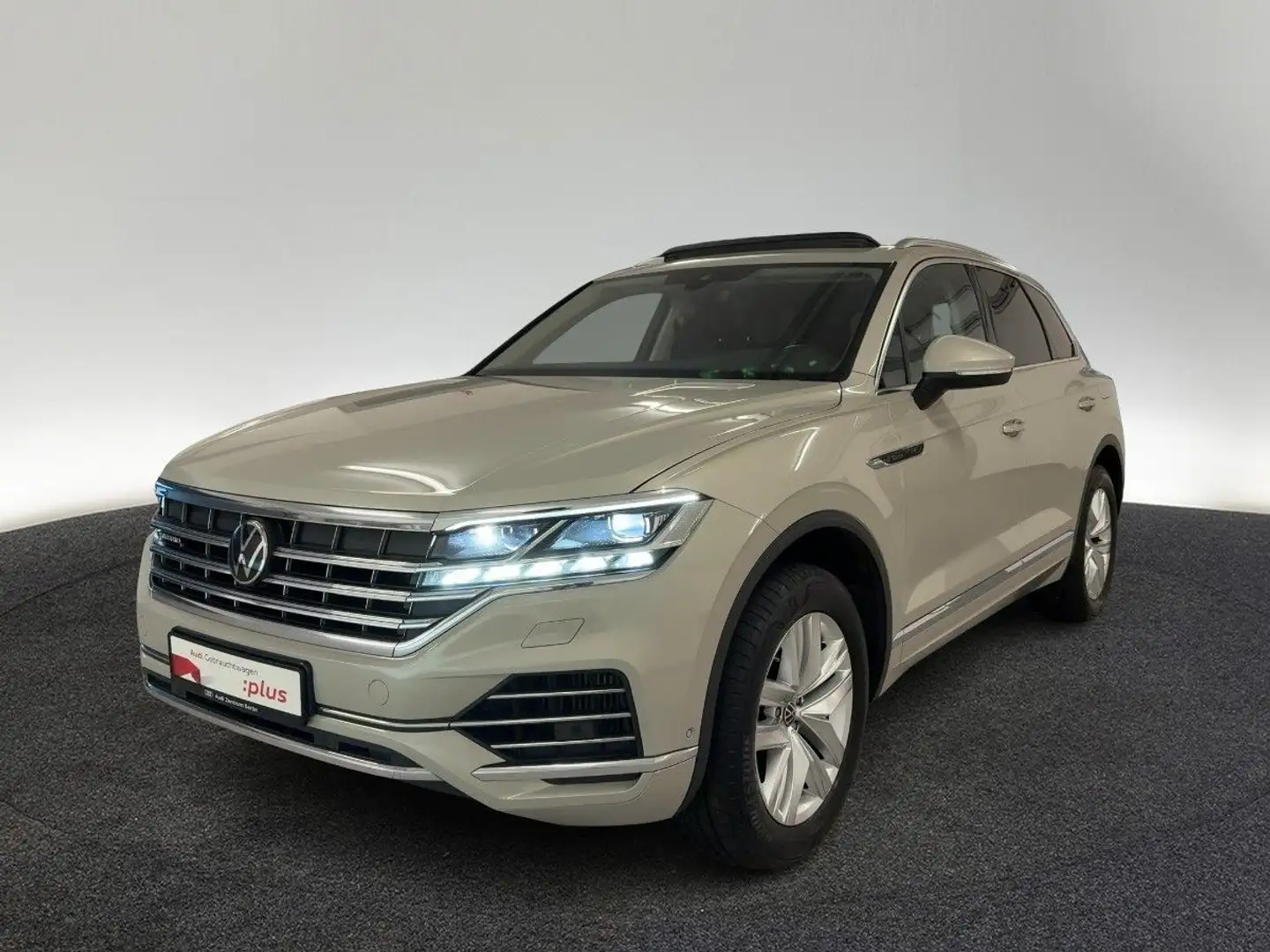 Volkswagen Touareg 3.0 TSI eHybrid Elegance V - MATRIX RFK Beige - 2