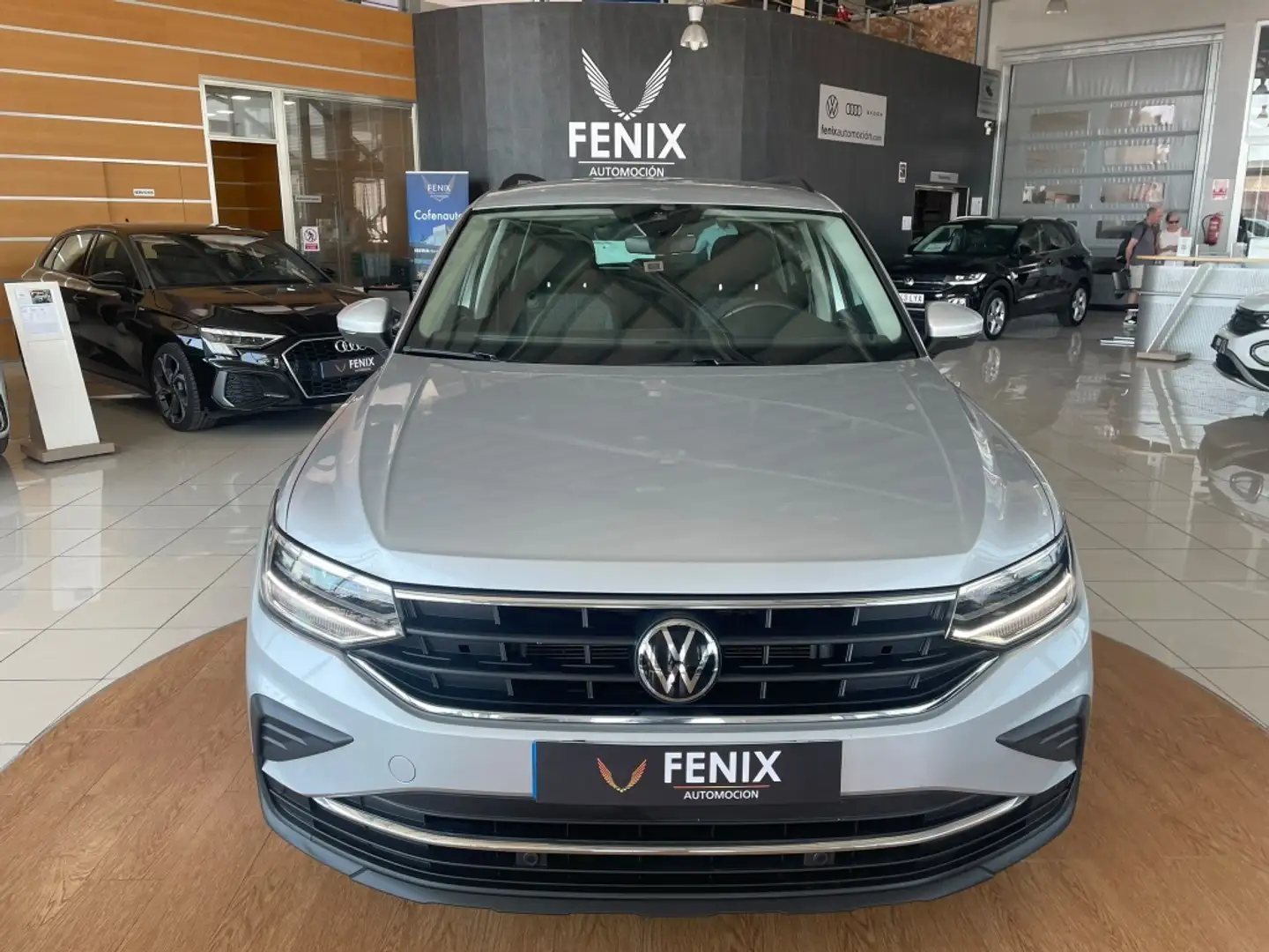 Volkswagen Tiguan 2.0TDI Life DSG 110kW Plateado - 2