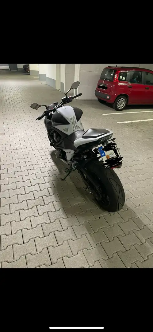 Kawasaki Z 800 Weiß - 2