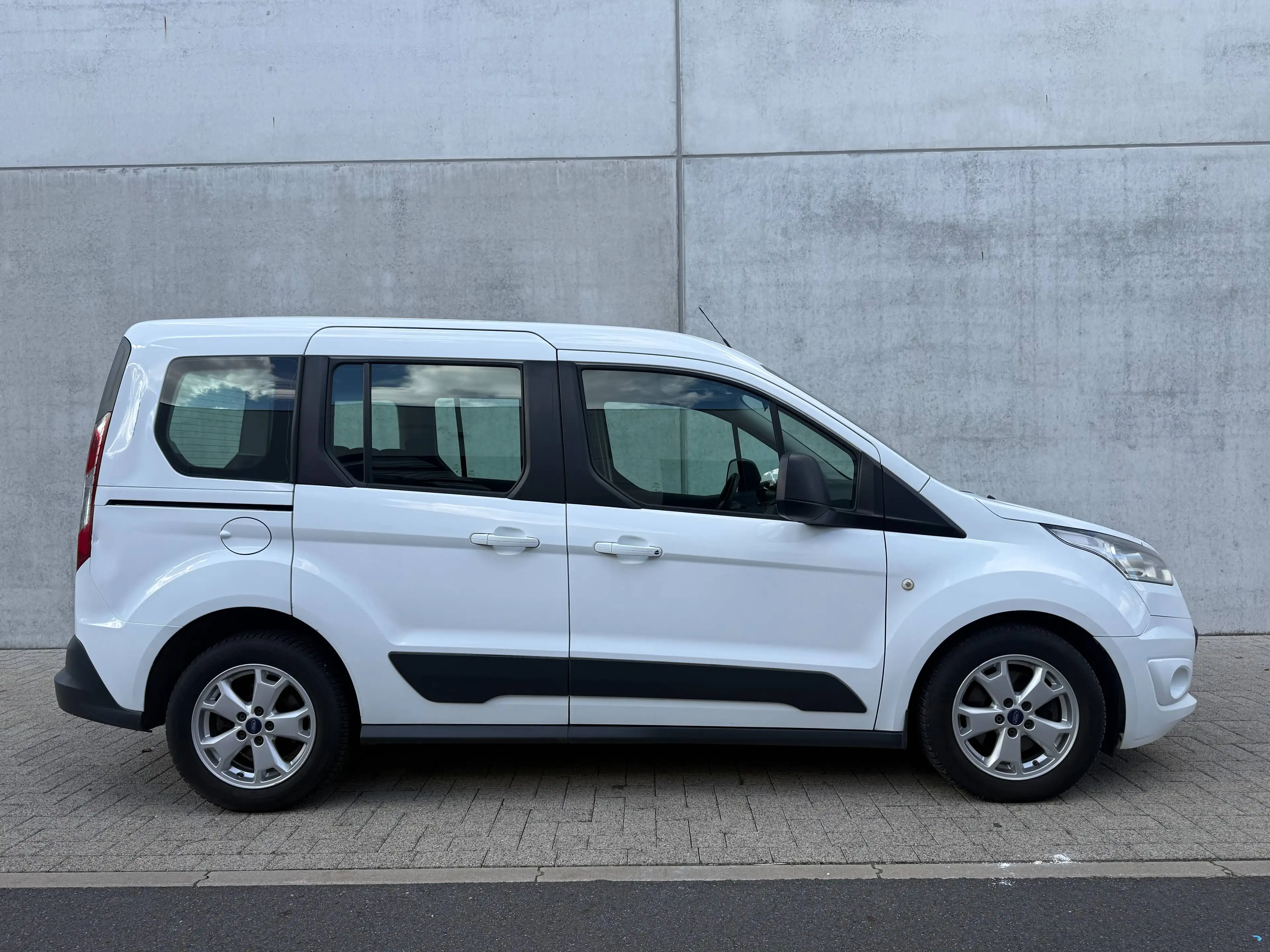 Ford Tourneo Connect Tourneo Connect 1.5 TDCi Ambiente (EU6) — photo 5