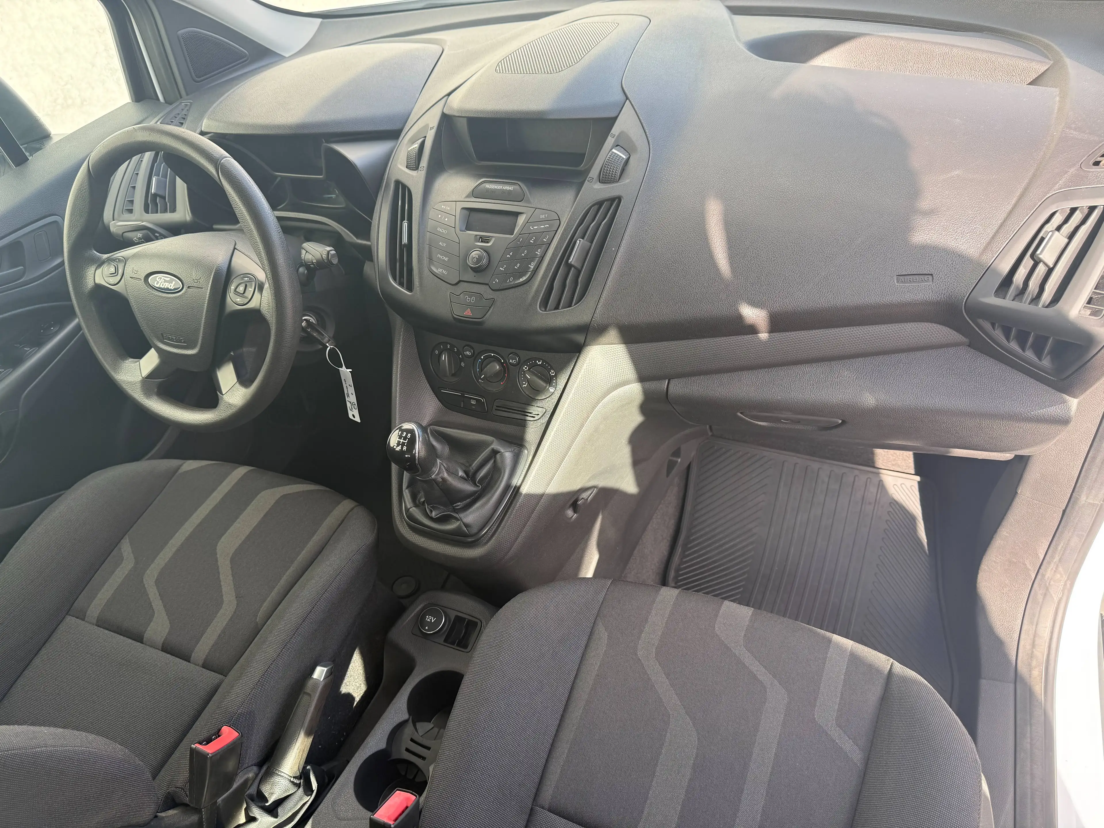 Ford Tourneo Connect Tourneo Connect 1.5 TDCi Ambiente (EU6) — photo 8