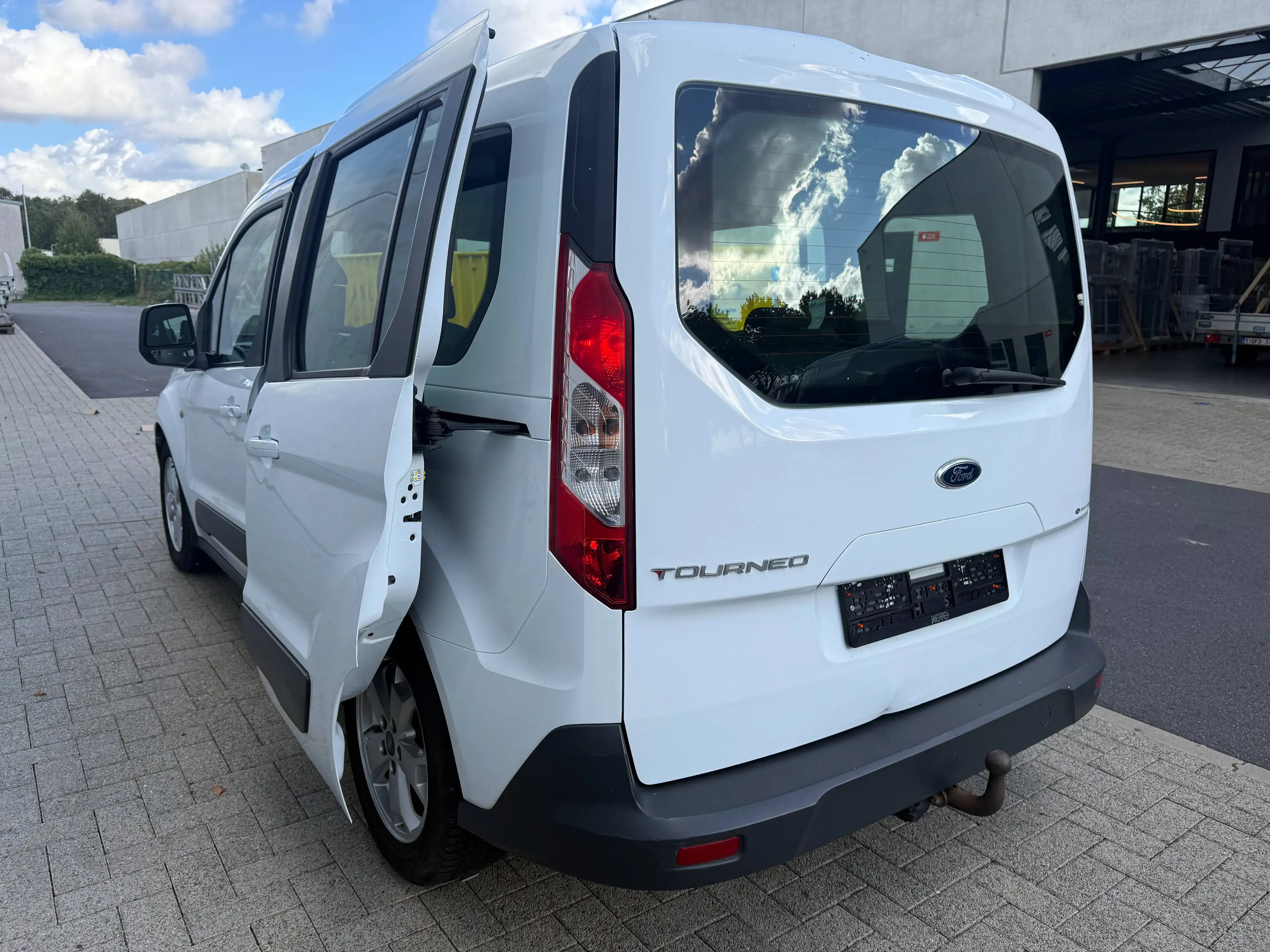 Ford Tourneo Connect Tourneo Connect 1.5 TDCi Ambiente (EU6) — photo 12
