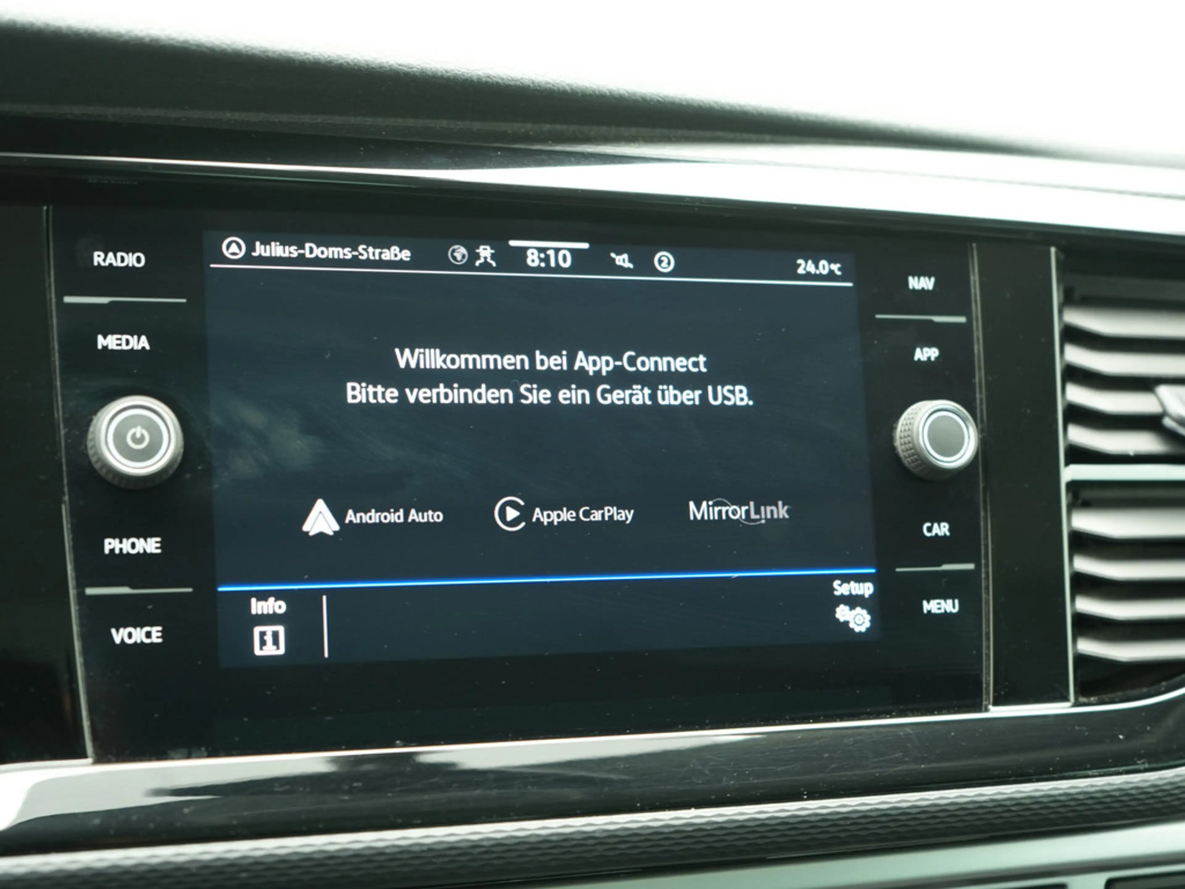 Volkswagen T6.1 Multivan Comfortline 4Motion DSG AHK SHZ — photo 8