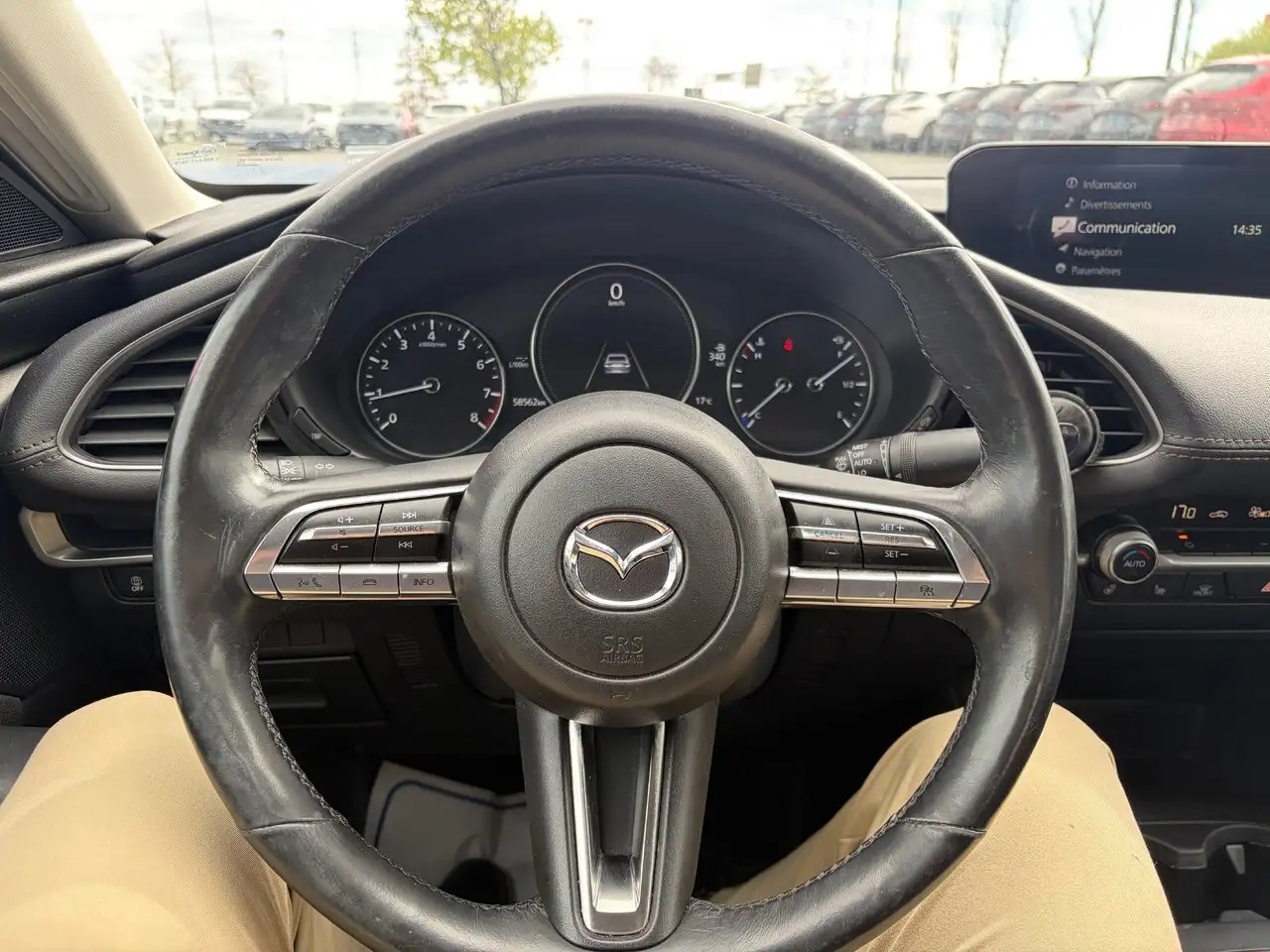 Mazda 3 снимка Mazda 3