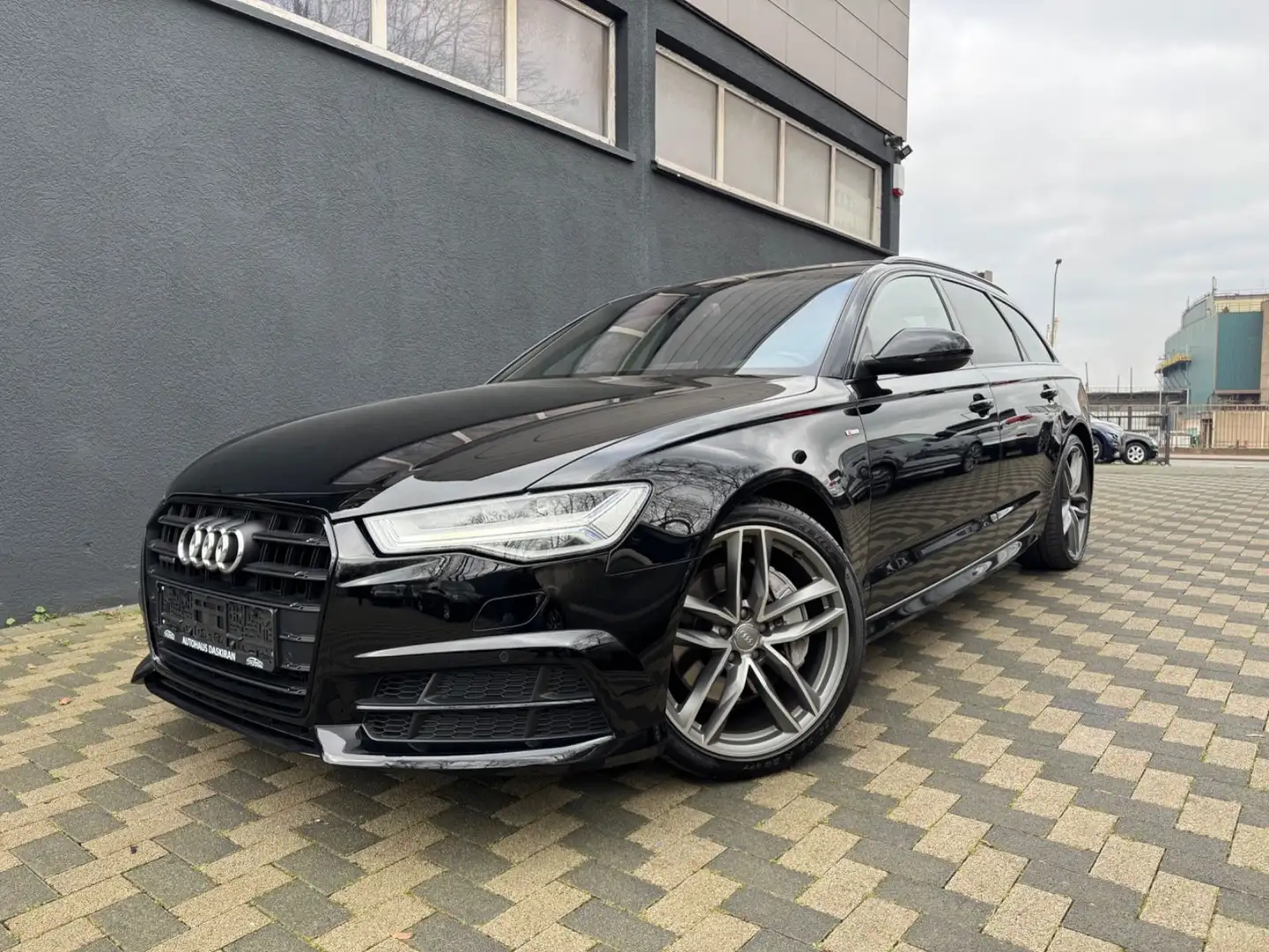 Audi A6 Avant 3.0 TDI  quattro S Line Navi  Pano Led Schwarz - 1