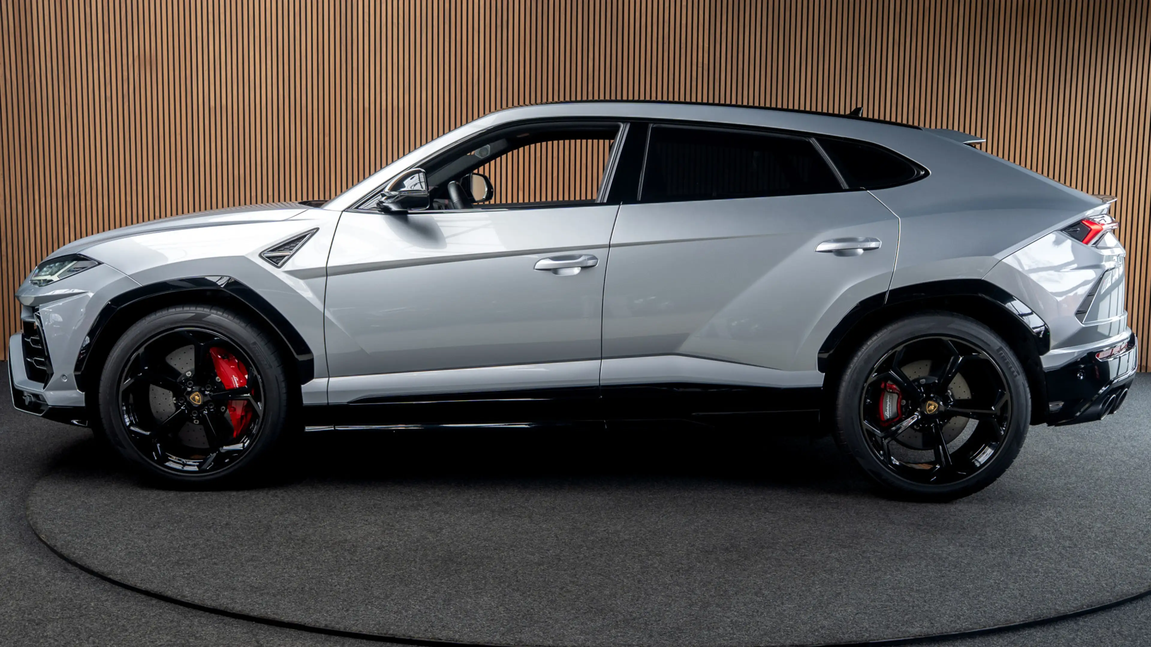Lamborghini Urus 4.0 V8 HUD Leder Ceramic B&O 360° Massage ACC Alca — photo 2