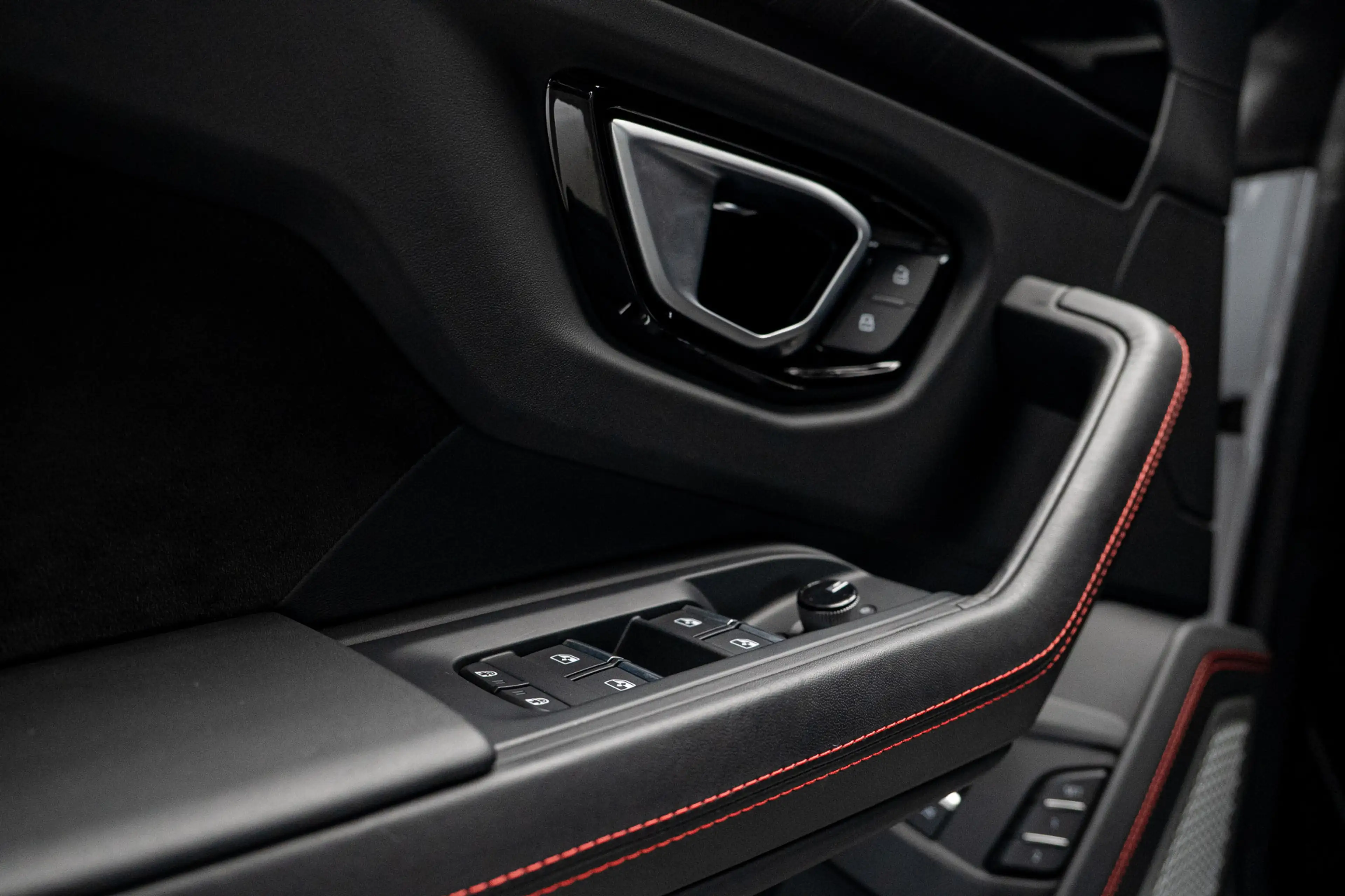 Lamborghini Urus 4.0 V8 HUD Leder Ceramic B&O 360° Massage ACC Alca — photo 24