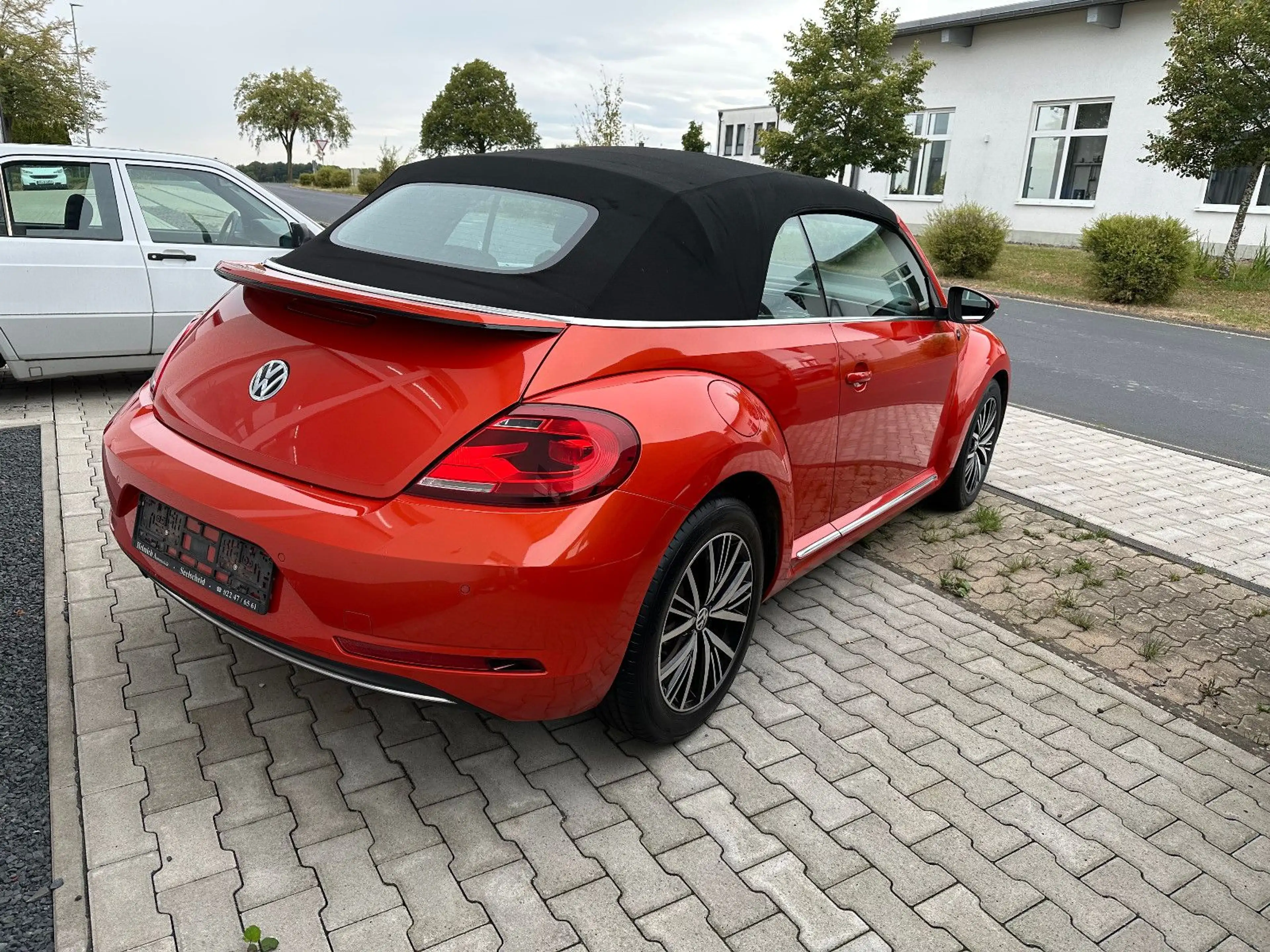 Volkswagen Beetle Cabriolet Sound BMT/Automatk/Scheckheft — photo 4