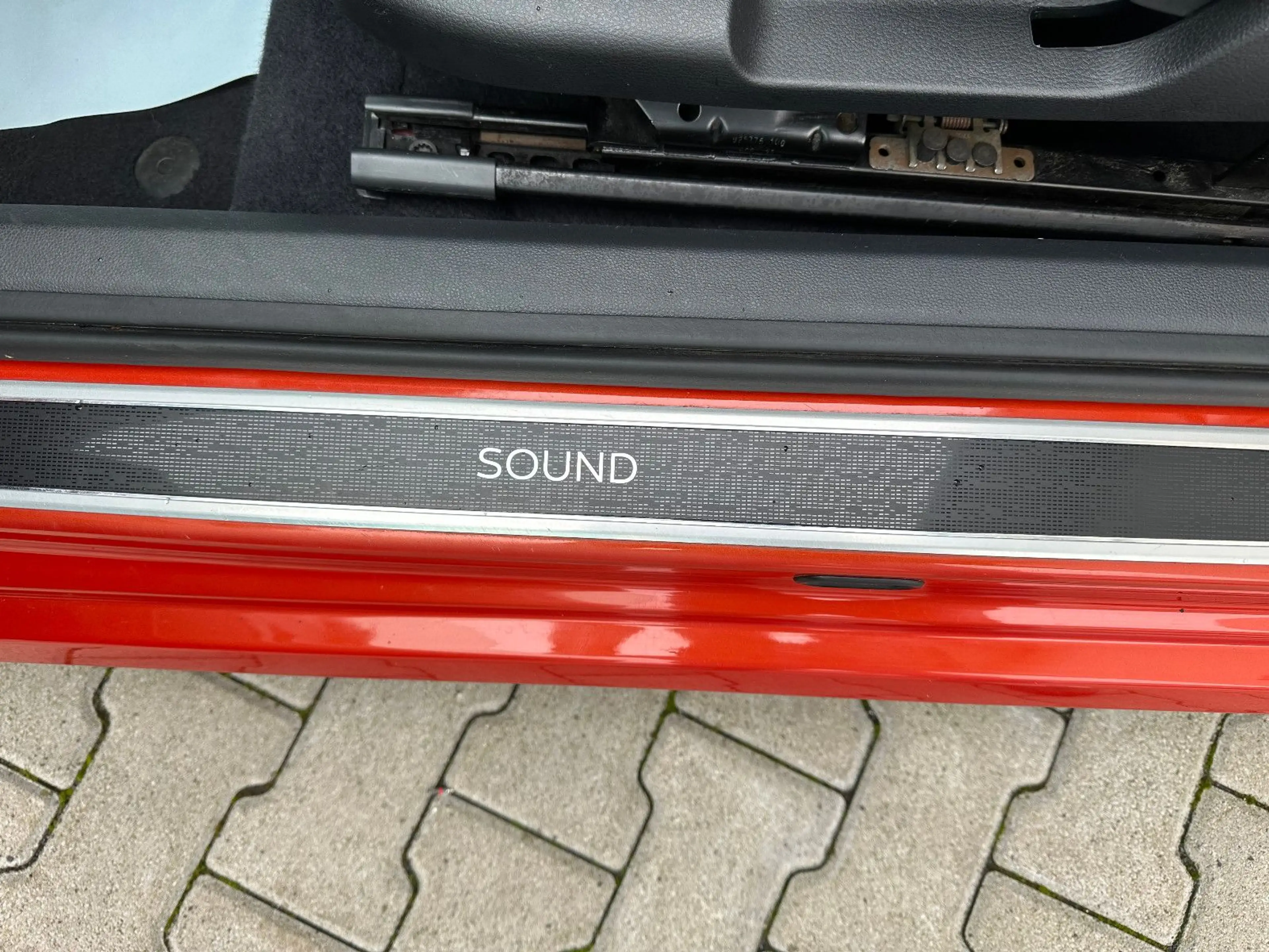 Volkswagen Beetle Cabriolet Sound BMT/Automatk/Scheckheft — photo 10