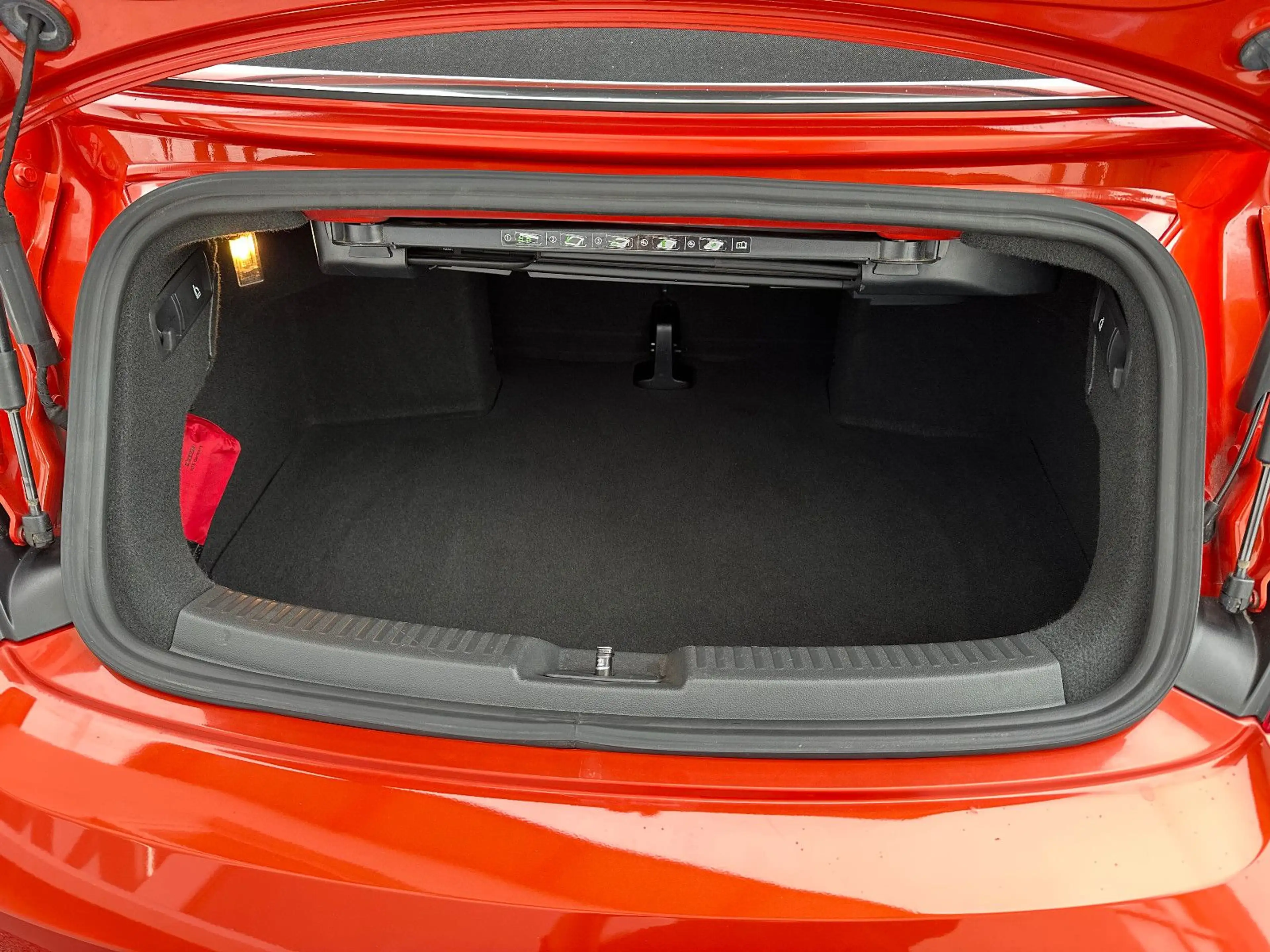 Volkswagen Beetle Cabriolet Sound BMT/Automatk/Scheckheft — photo 11