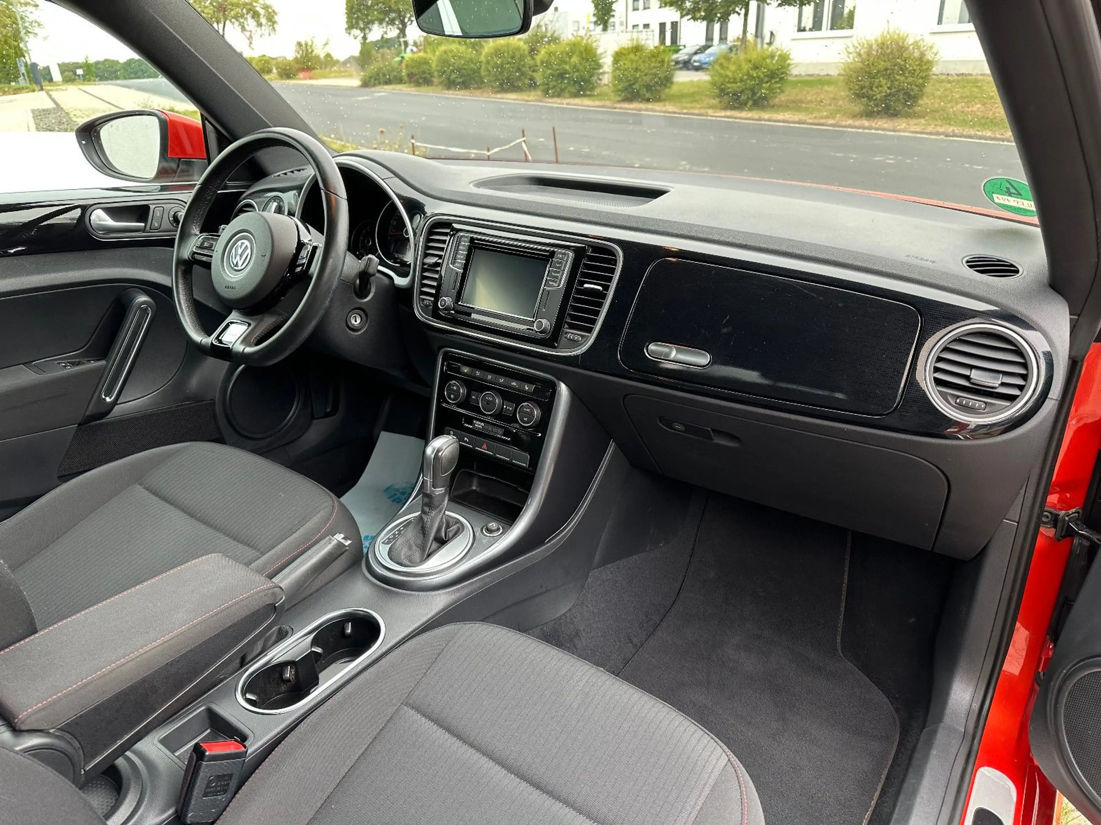 Volkswagen Beetle Cabriolet Sound BMT/Automatk/Scheckheft — photo 8
