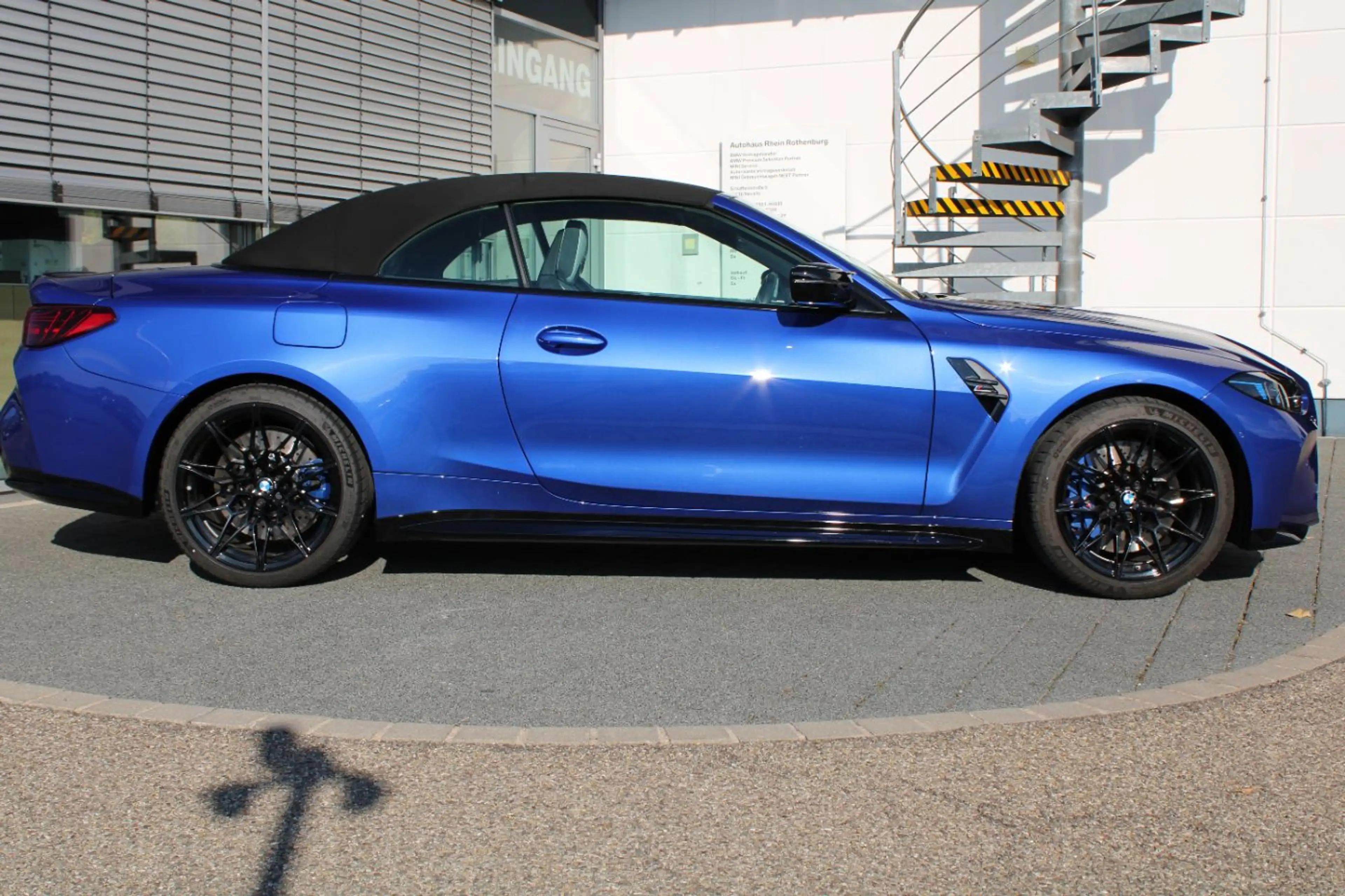 BMW M4 Competition Cabrio xDrive Harman Inno Kamera — photo 4