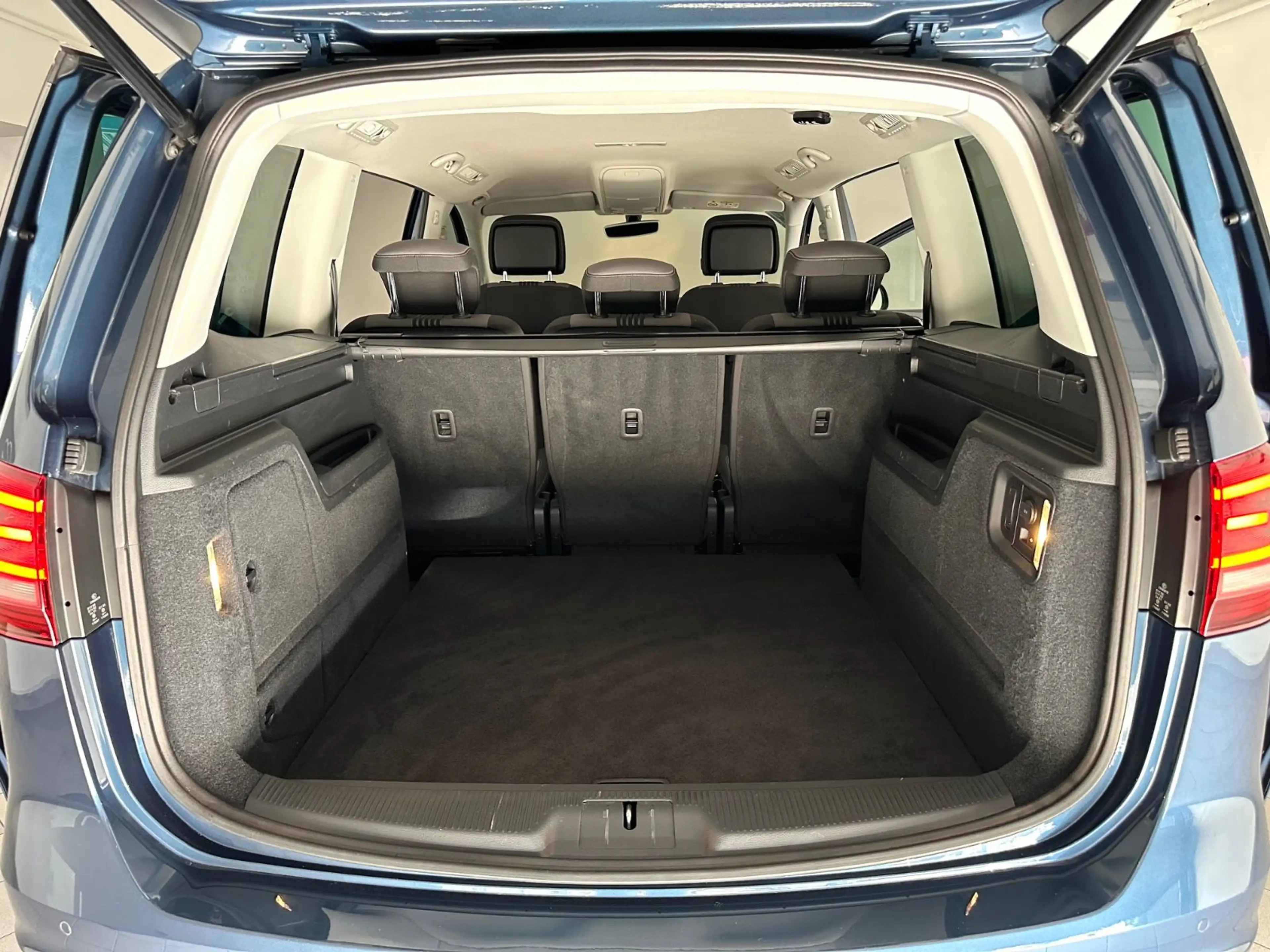Volkswagen Sharan Allstar BMT/DSG/Navi/ACC/AHK/SHZ/PDC — photo 14