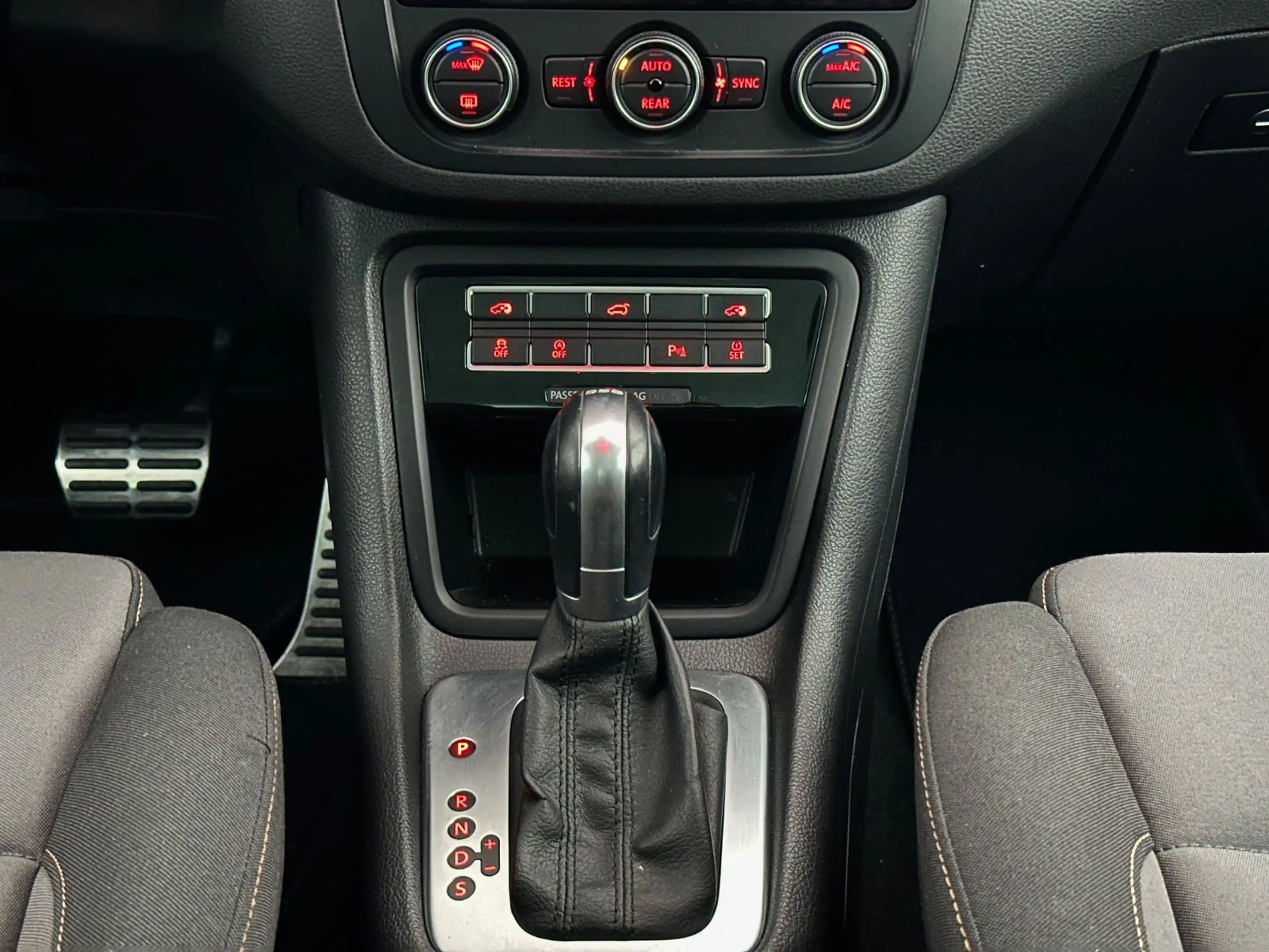 Volkswagen Sharan Allstar BMT/DSG/Navi/ACC/AHK/SHZ/PDC — photo 23