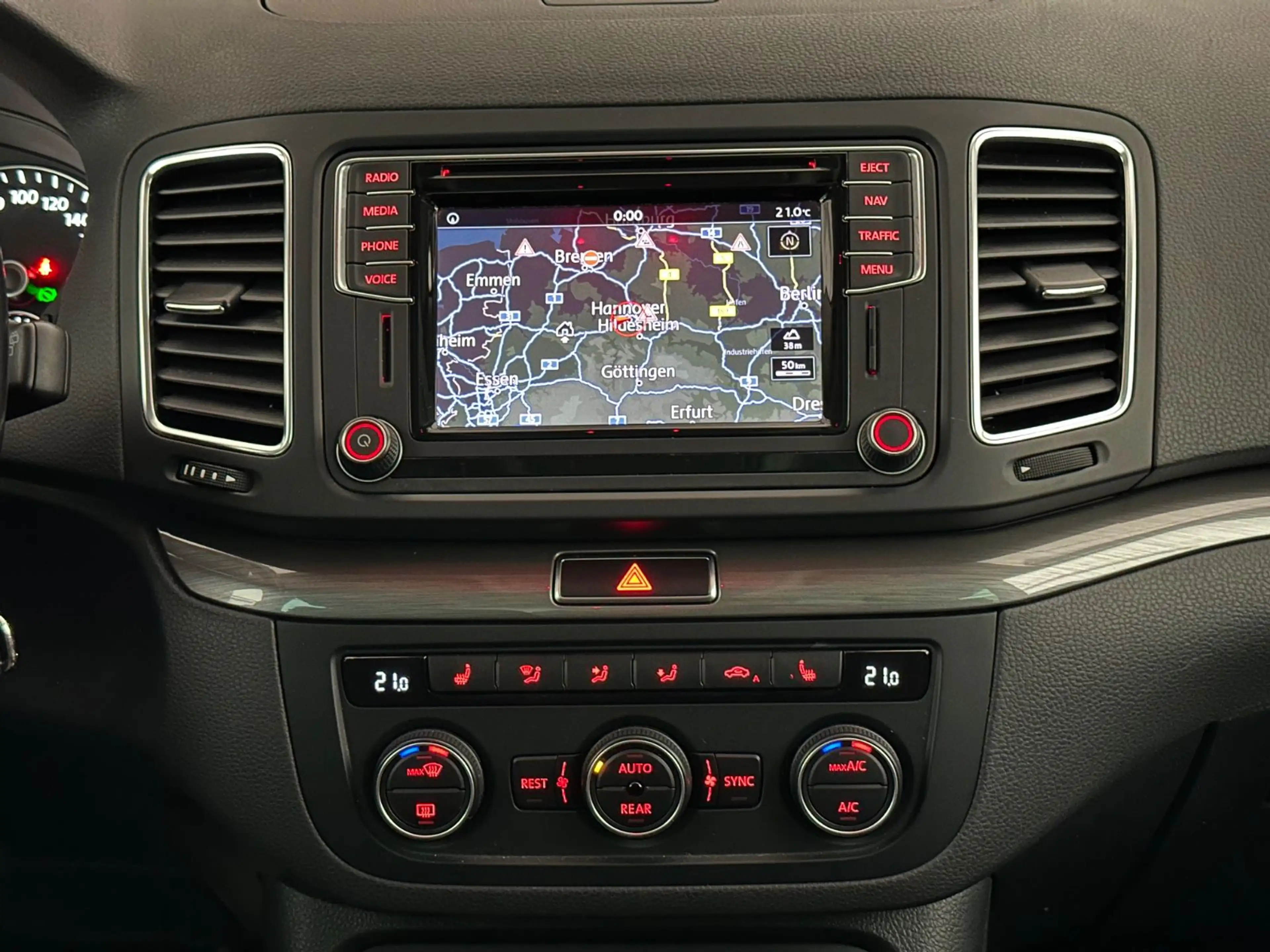 Volkswagen Sharan Allstar BMT/DSG/Navi/ACC/AHK/SHZ/PDC — photo 19