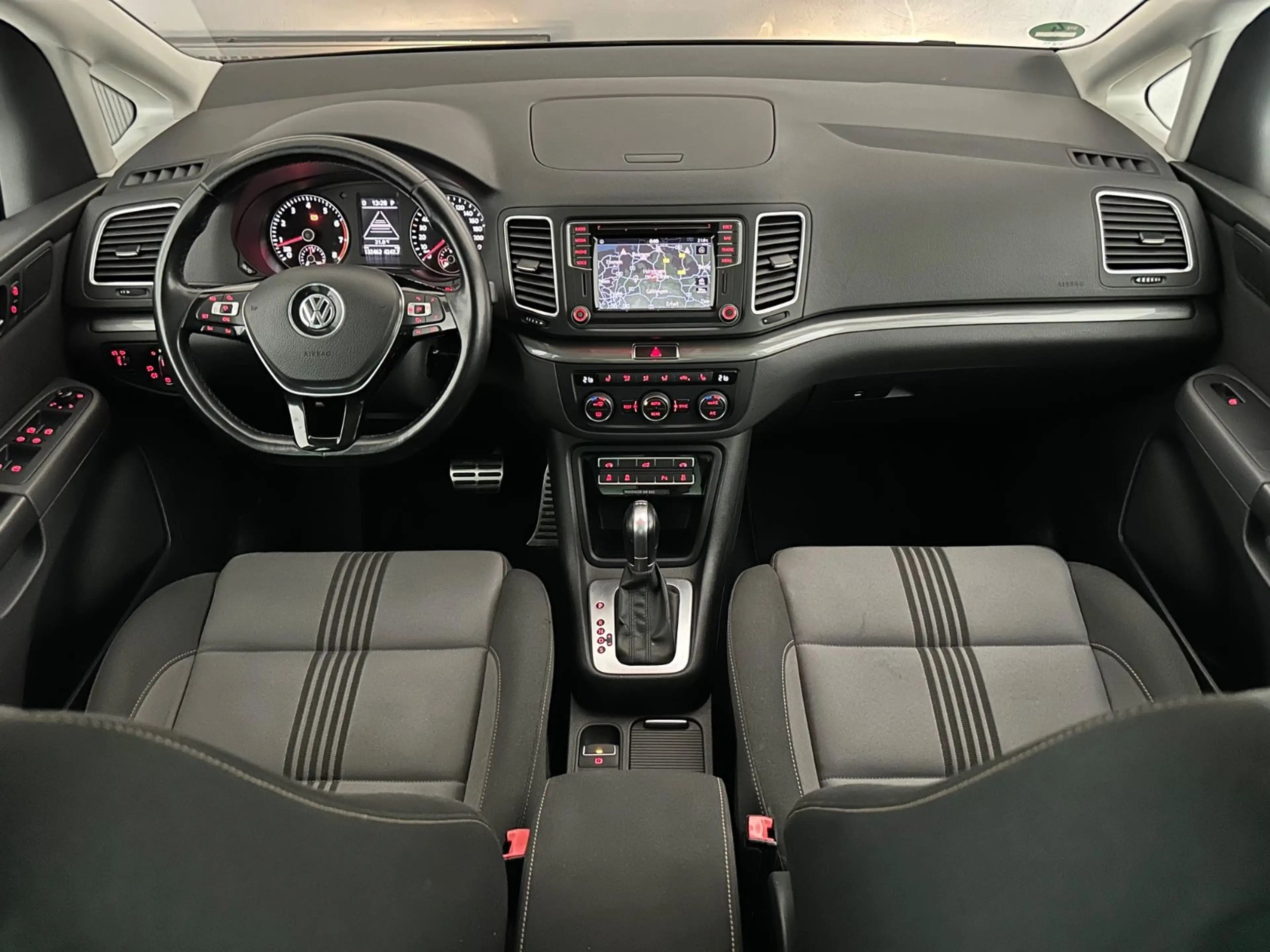 Volkswagen Sharan Allstar BMT/DSG/Navi/ACC/AHK/SHZ/PDC — photo 15