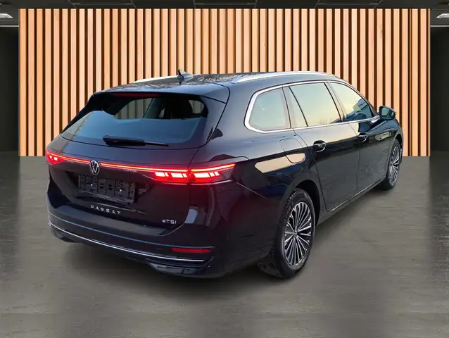 Volkswagen Passat view 19