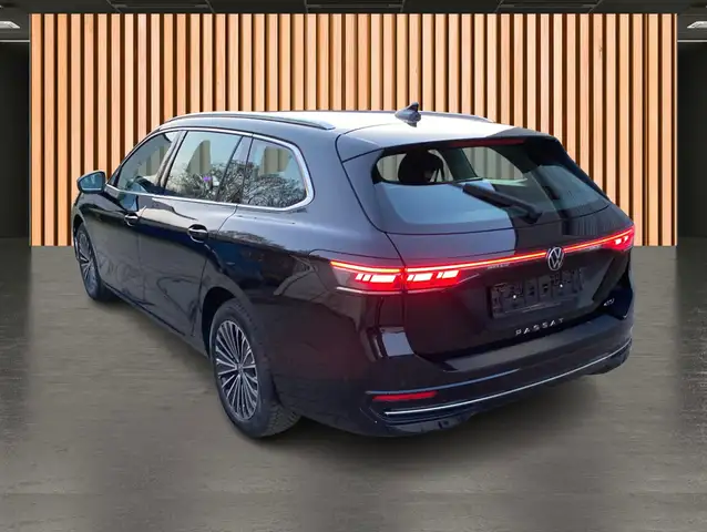 Volkswagen Passat view 4