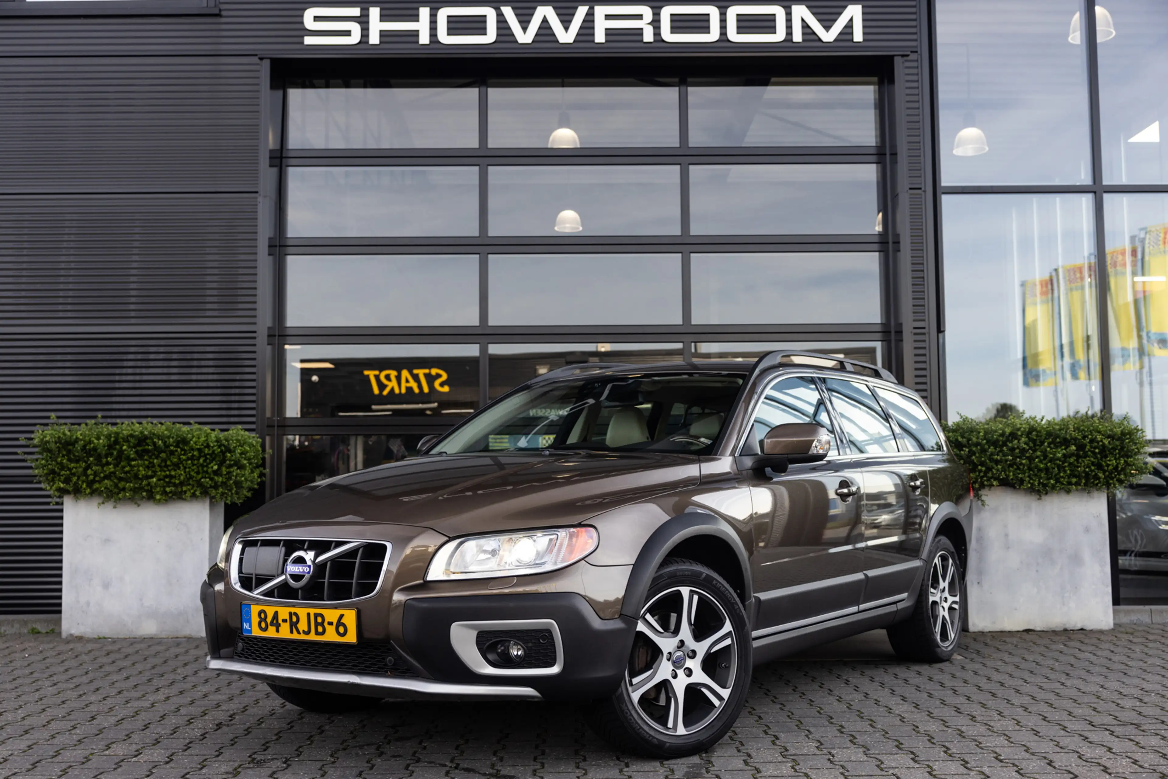 Volvo XC70 2.4 D5 Summum AWD, NL Auto, Apple Carplay, Facelif — photo 2