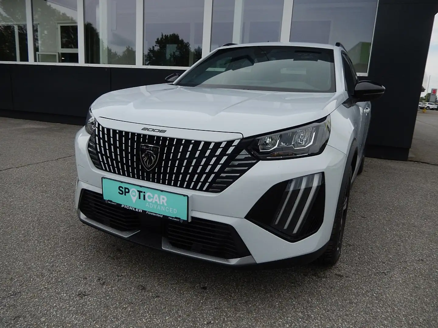 Peugeot 2008 PureTech 100 S&S Allure 6-Gang-Manuell Weiß - 1