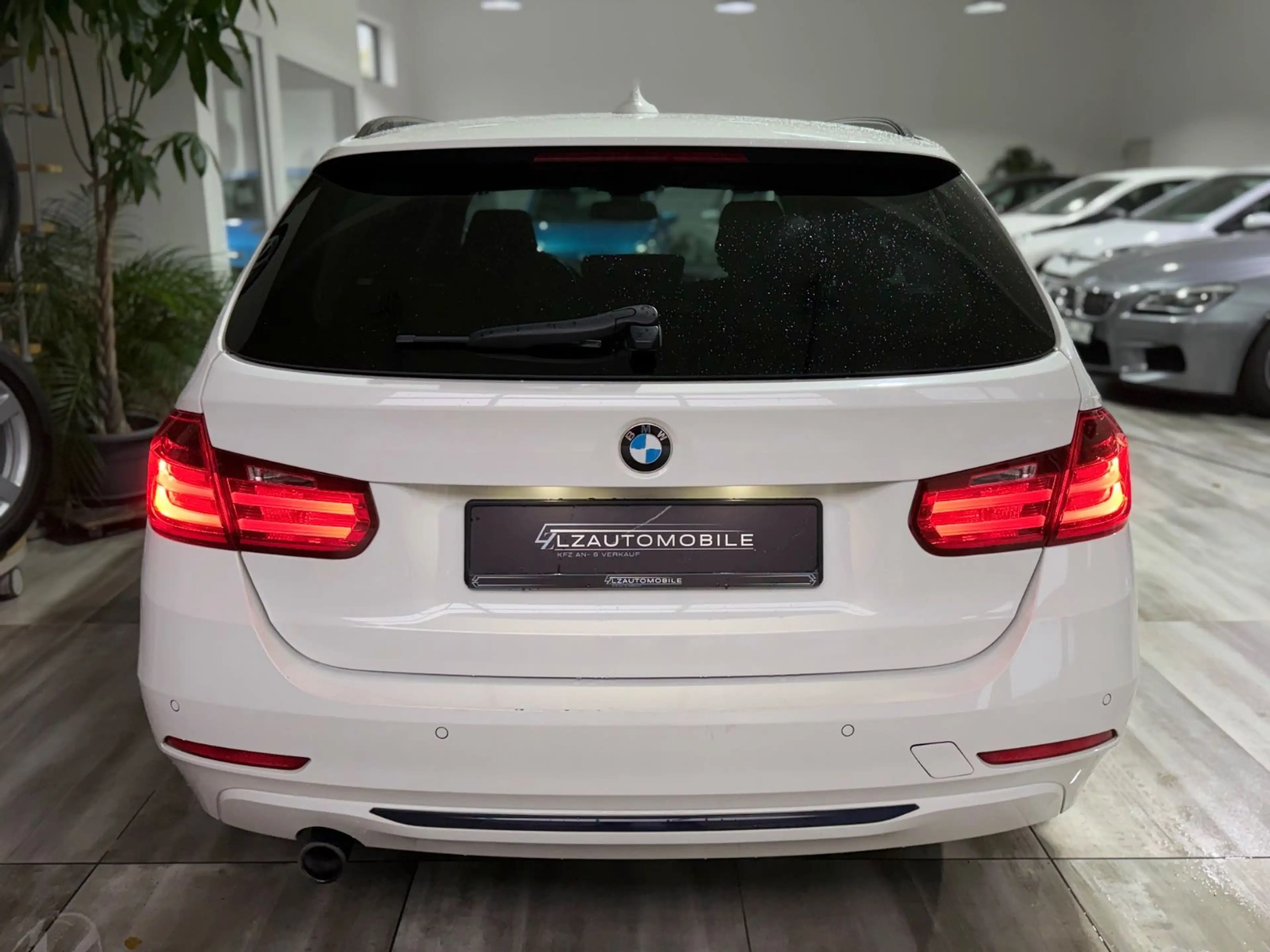 BMW 320 d Touring F31 Sportline — photo 5