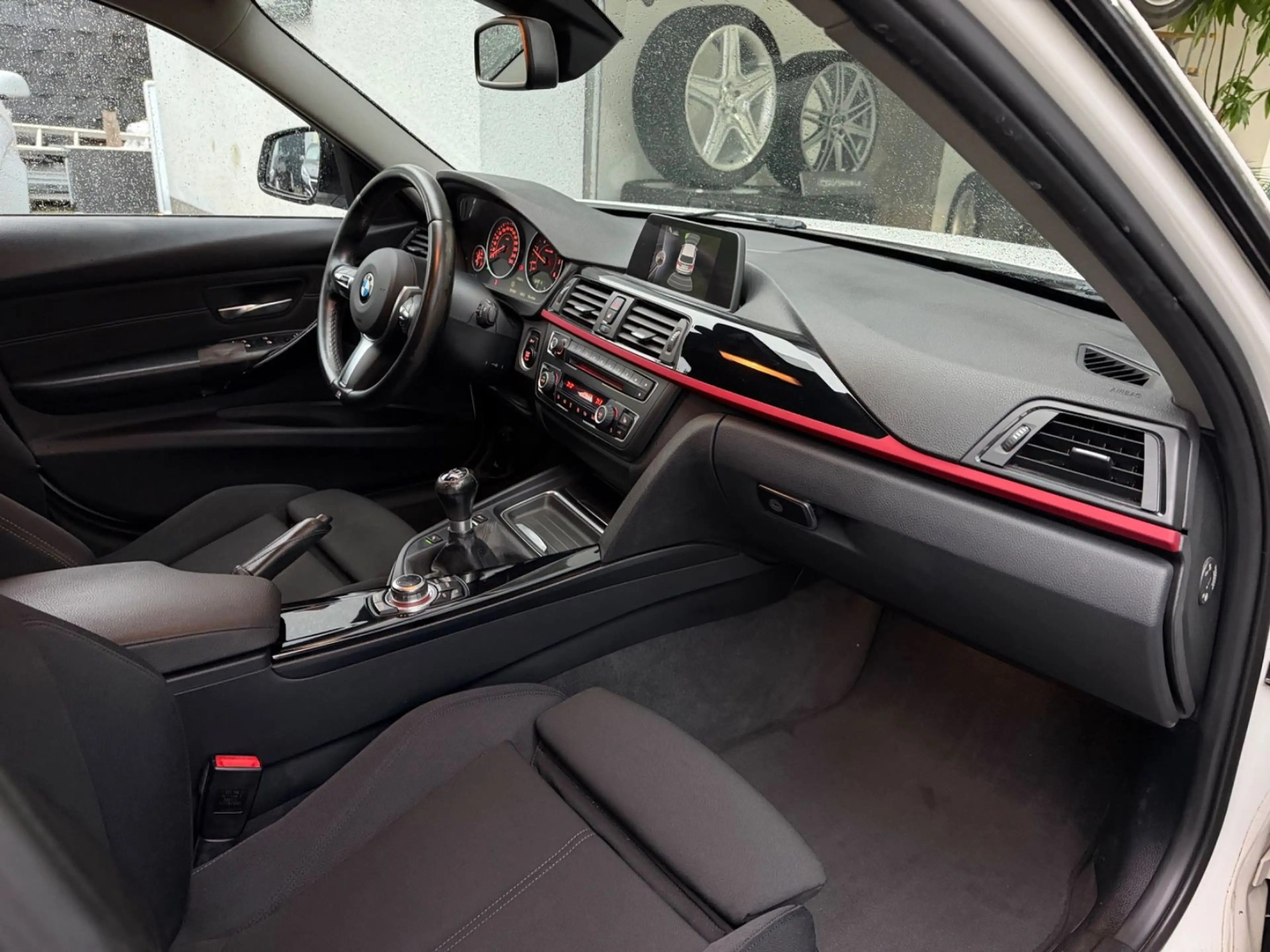 BMW 320 d Touring F31 Sportline — photo 10
