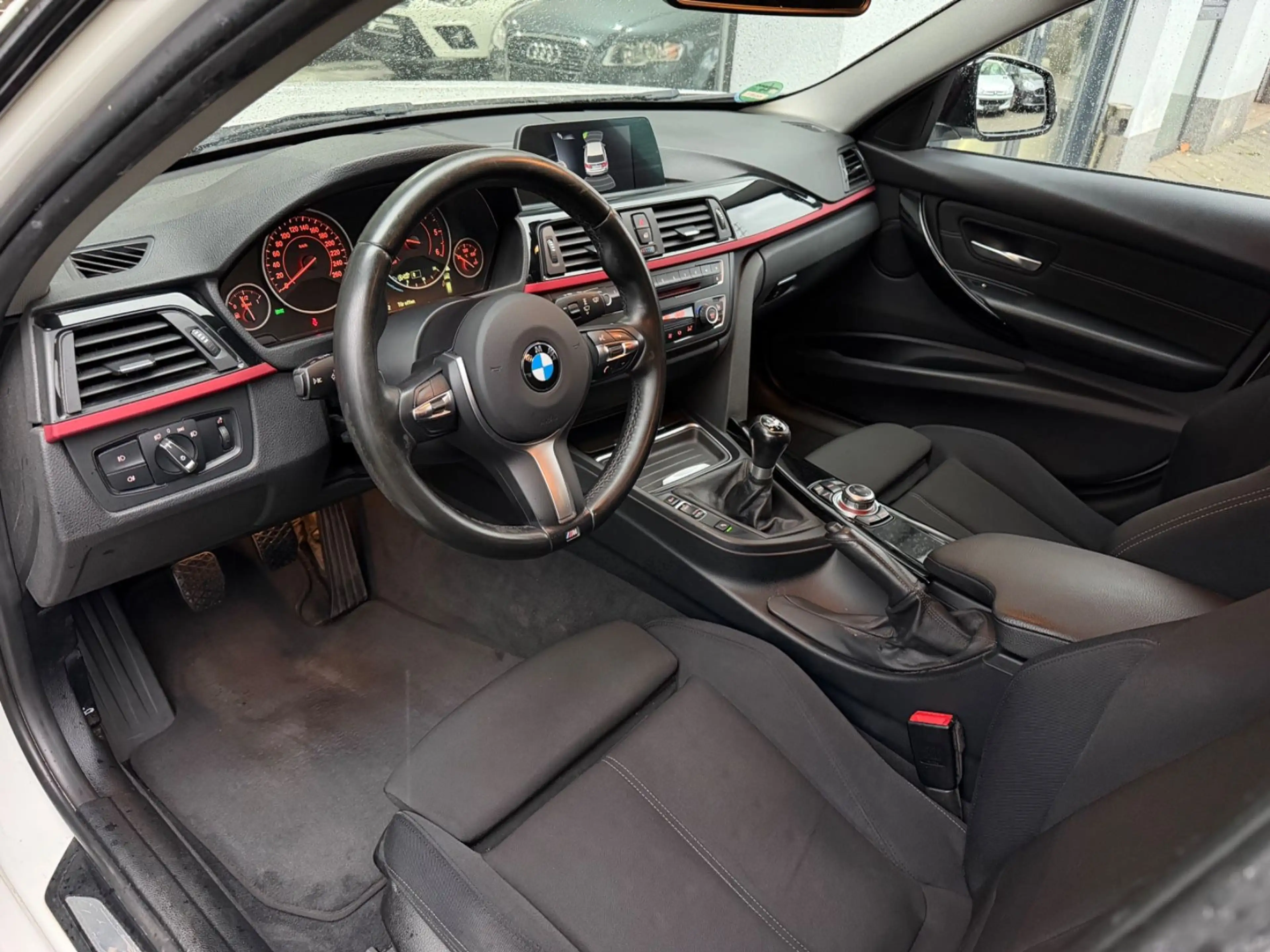 BMW 320 d Touring F31 Sportline — photo 9