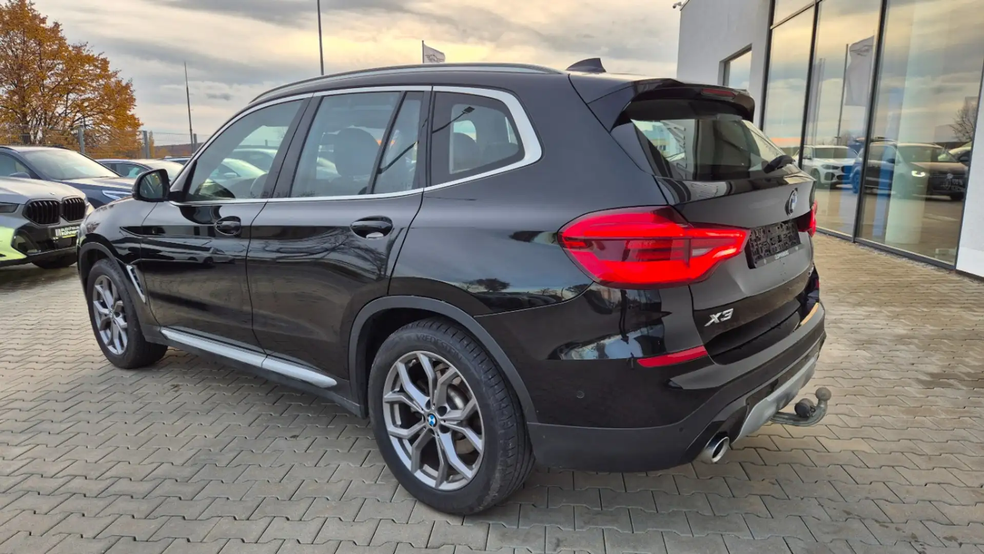 BMW X3 xDrive20d Aut. xLine +nur an Händler/Export+ Schwarz - 2