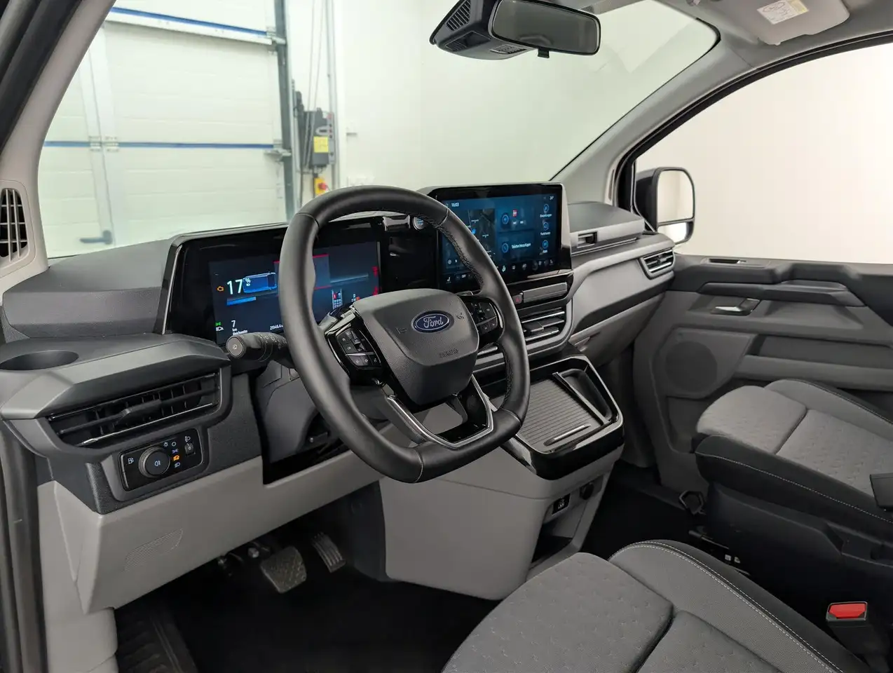 Ford Tourneo 2.5 PHEV L1 Titanium AHK+GJR+SHZ, миниатюра 21