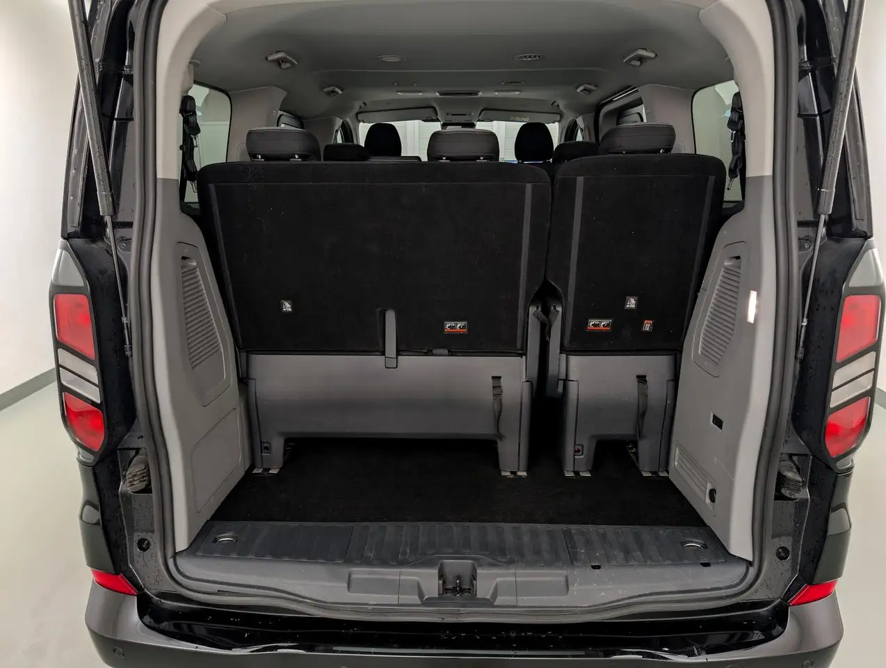 Ford Tourneo 2.5 PHEV L1 Titanium AHK+GJR+SHZ, миниатюра 13