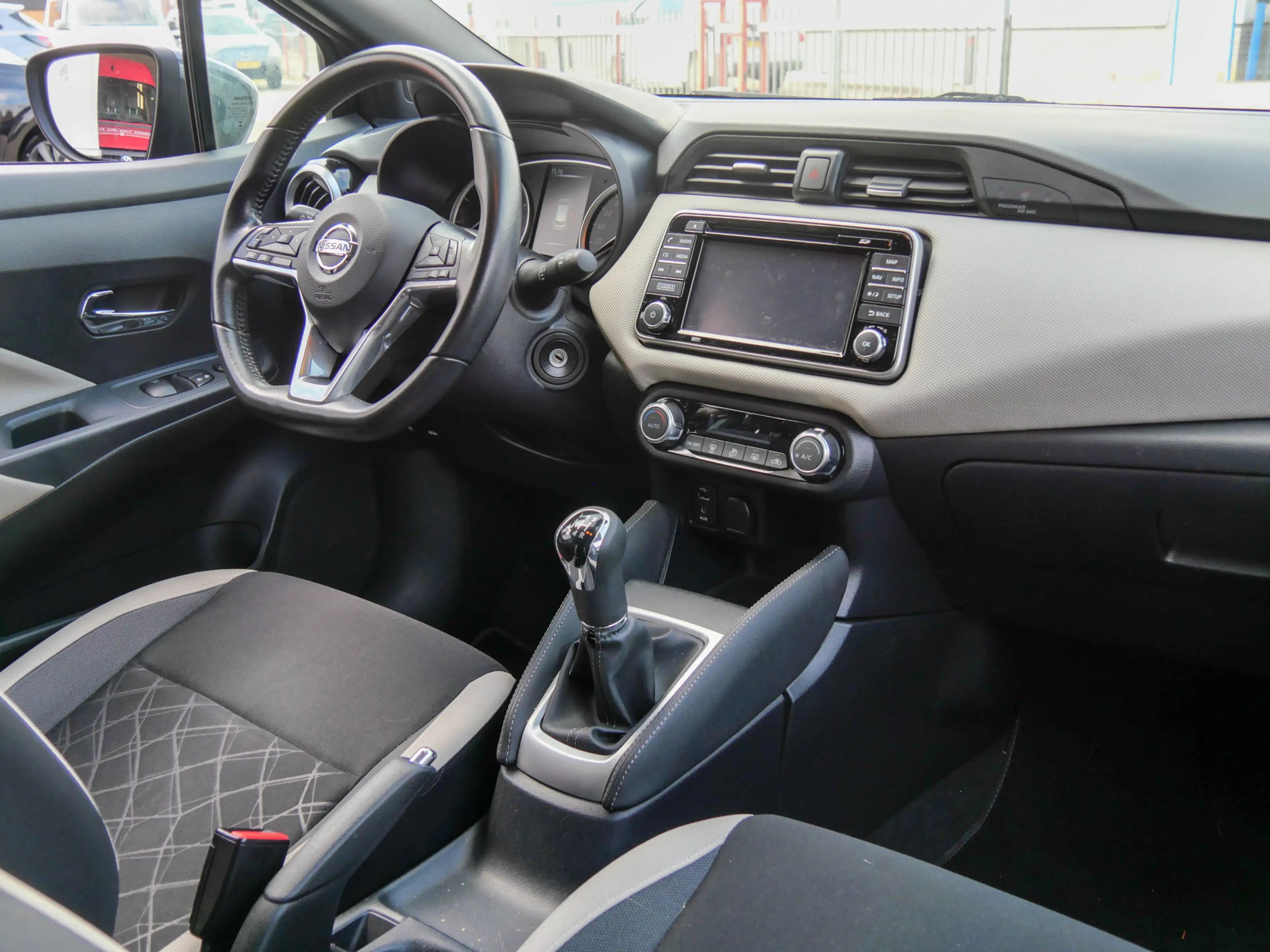 Nissan Micra 0.9 IG-T N-Connecta | CAMERA | NAVIGATIE | CRUISE — photo 3