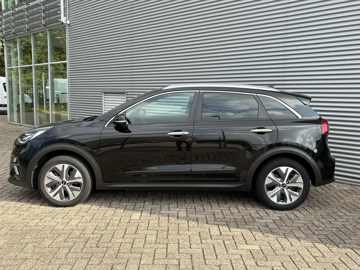 Kia e-Niro DynamicPlusLine 64 kWh 3-Fase Schuif-/kantel Dak | Noir - 2