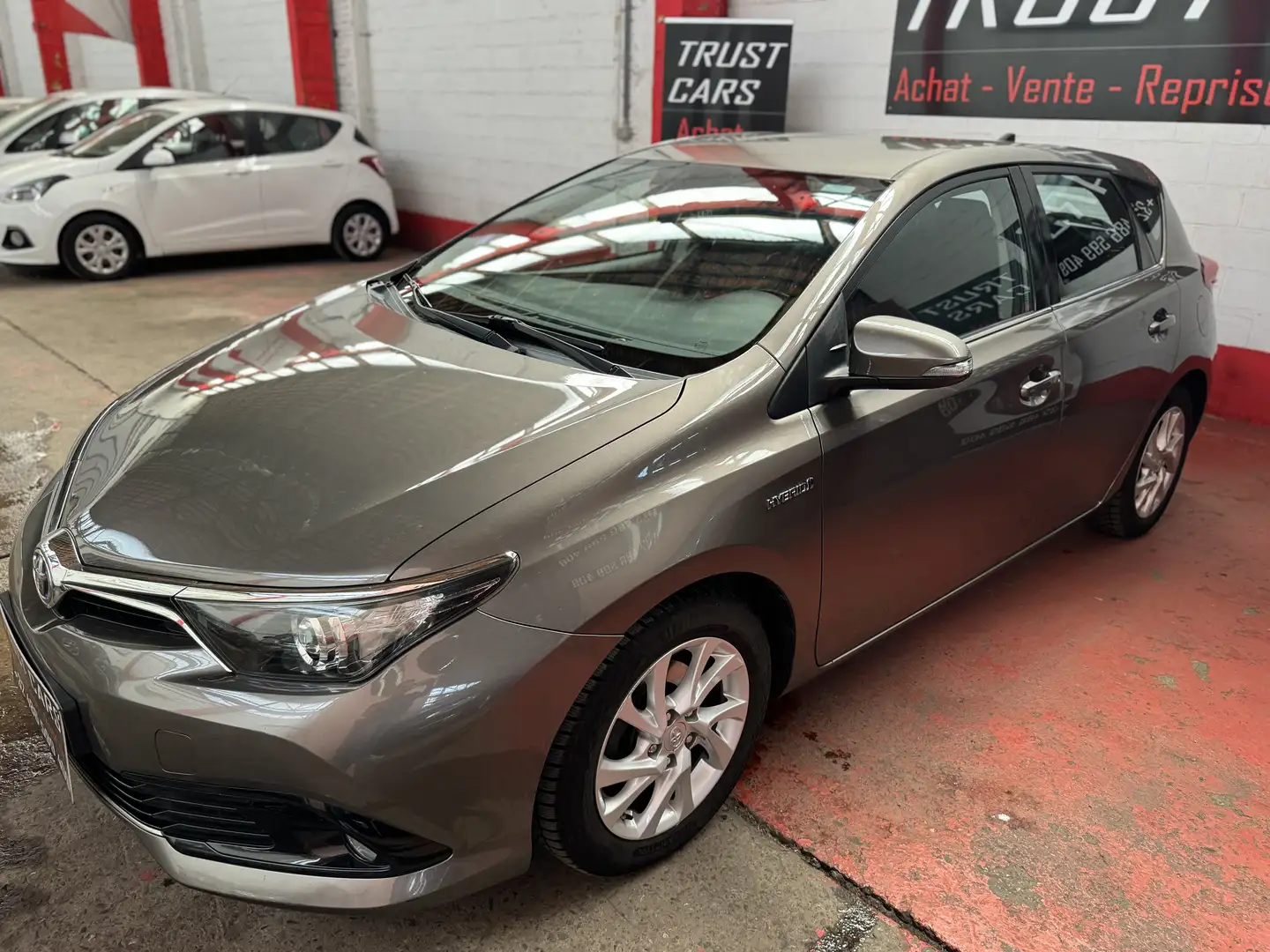 Toyota Auris HEV 1.8i HSD Business E-CVT (EU6.2) Gris - 2