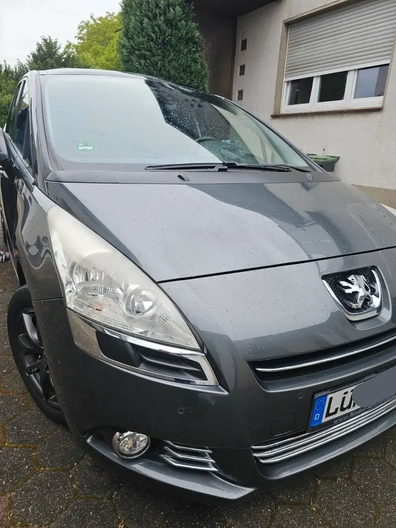 Peugeot 5008 1.6 Family 7 Sitzer Grau - 2