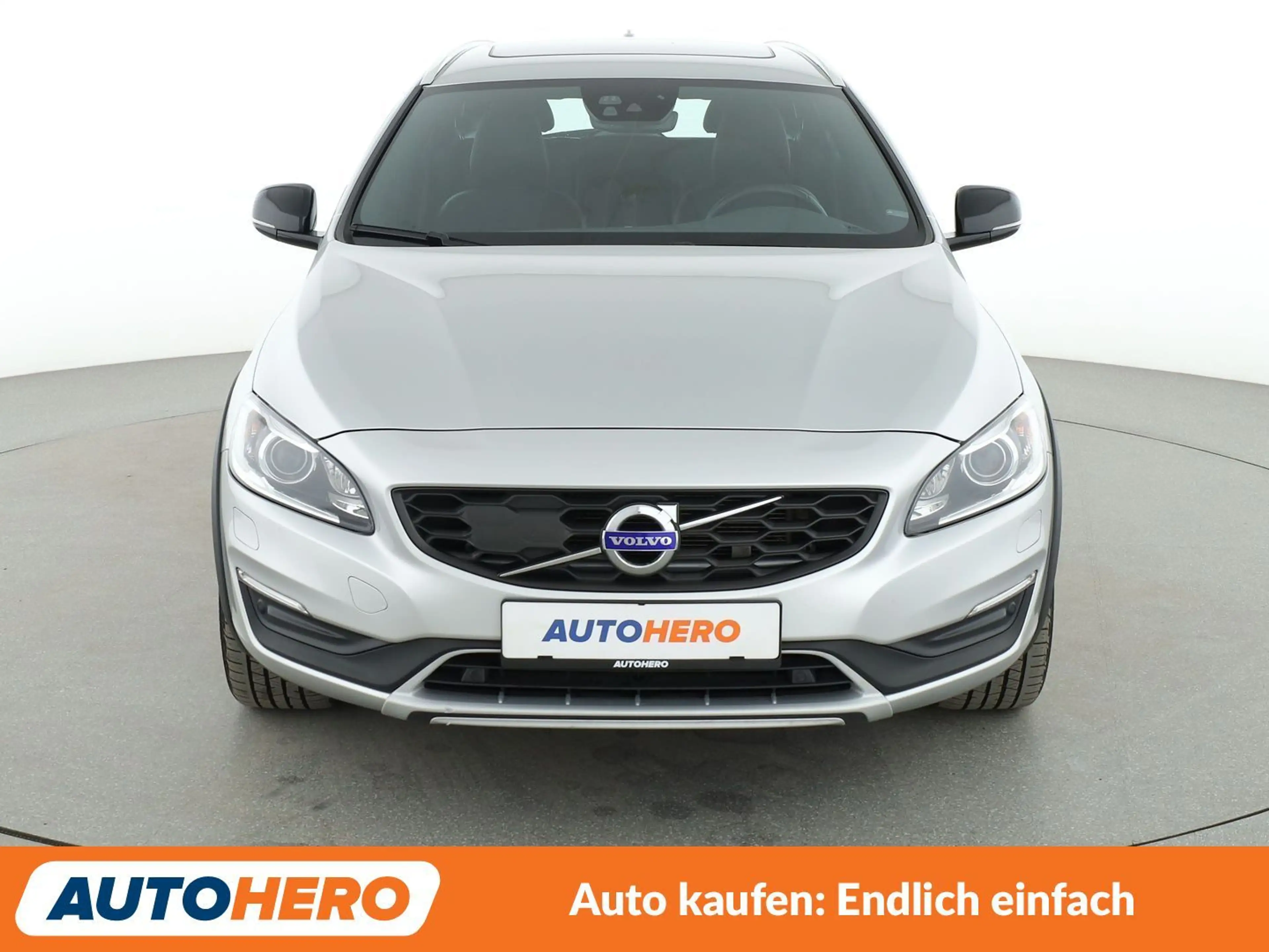 Volvo V60 Cross Country 2.4 D4 Plus AWD Aut.*NAVI*BI-XENON*ACC*PDC*SHZ* — photo 9