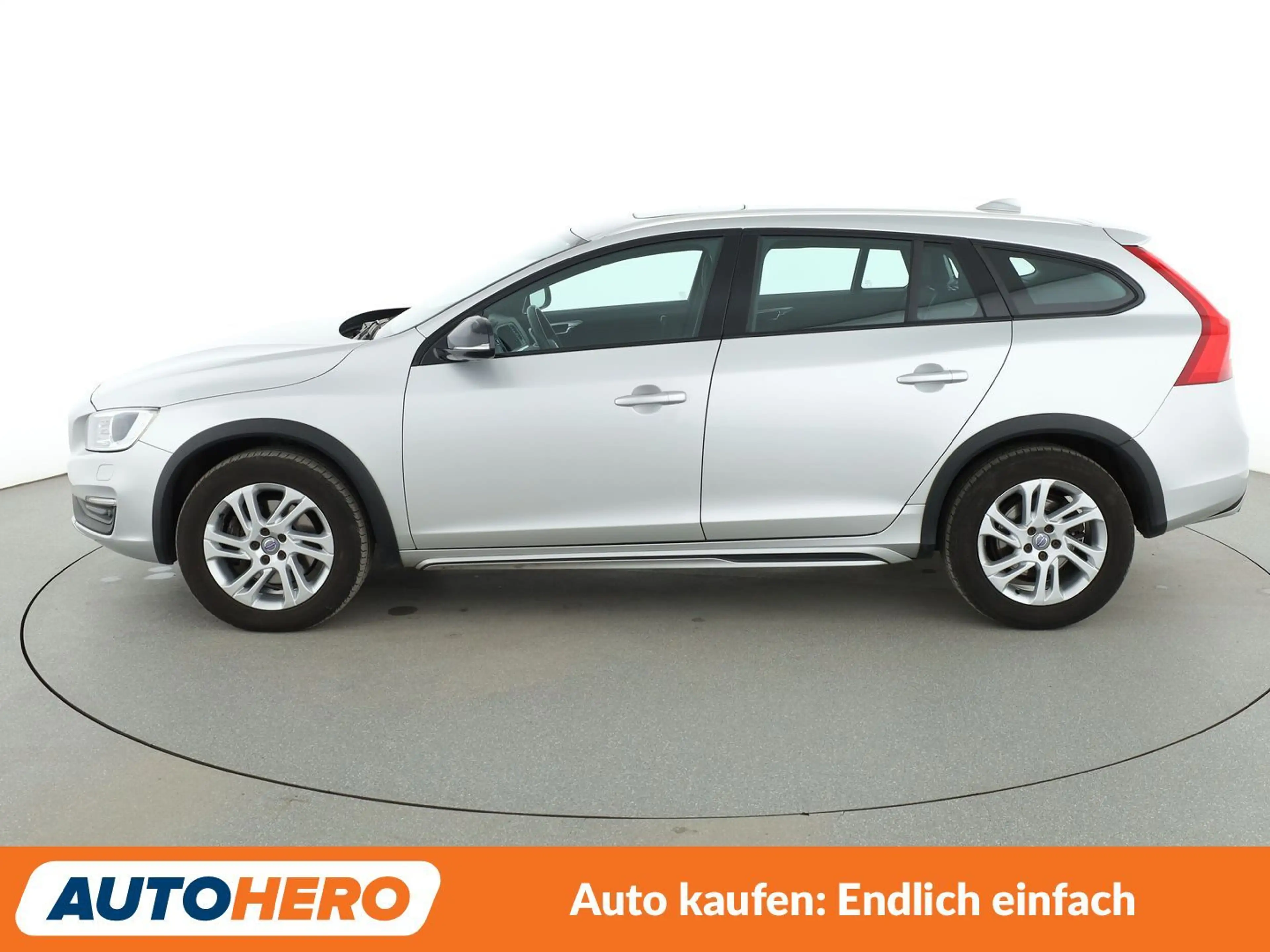 Volvo V60 Cross Country 2.4 D4 Plus AWD Aut.*NAVI*BI-XENON*ACC*PDC*SHZ* — photo 3